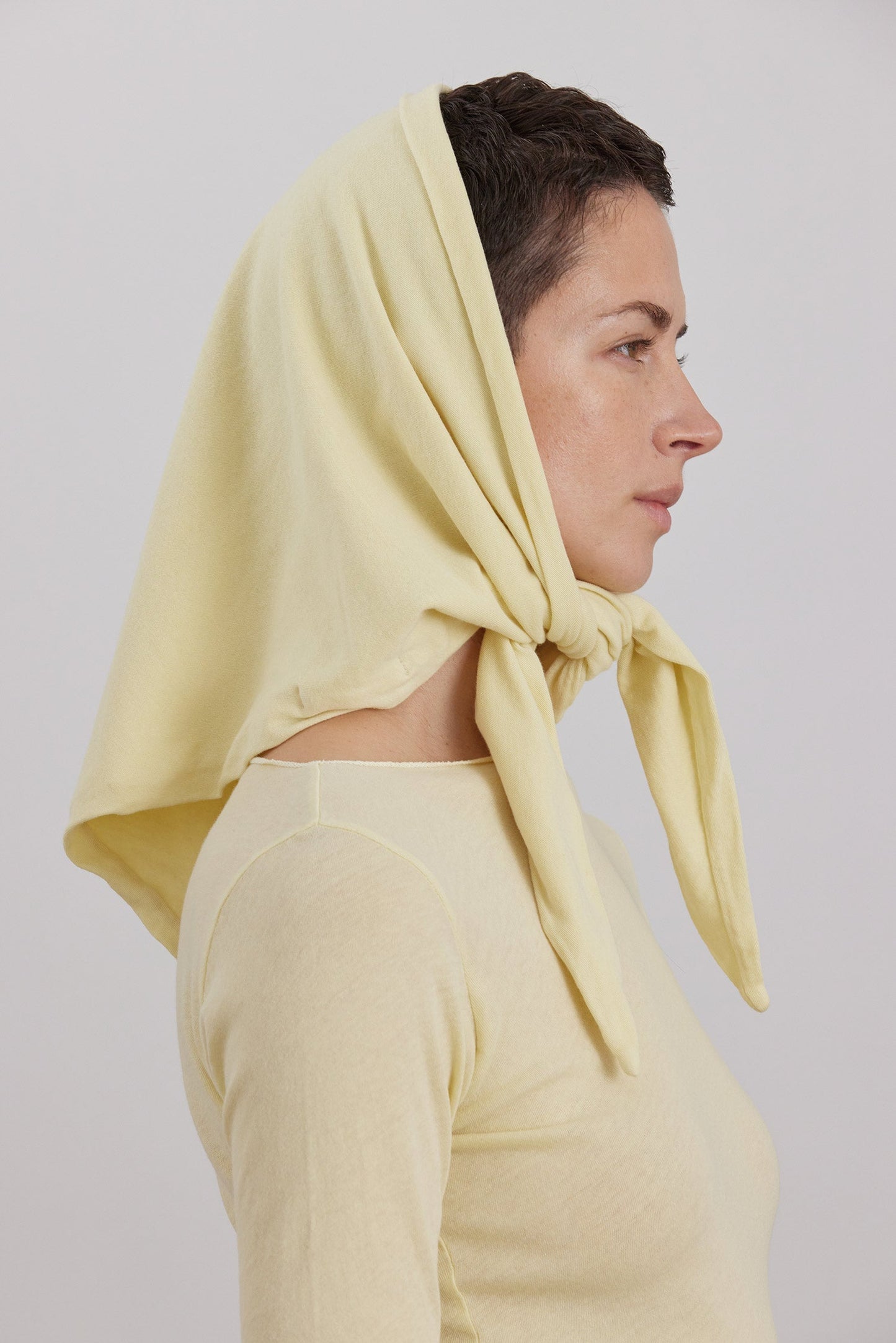 TRIANGLE SCARF / CUSTARD