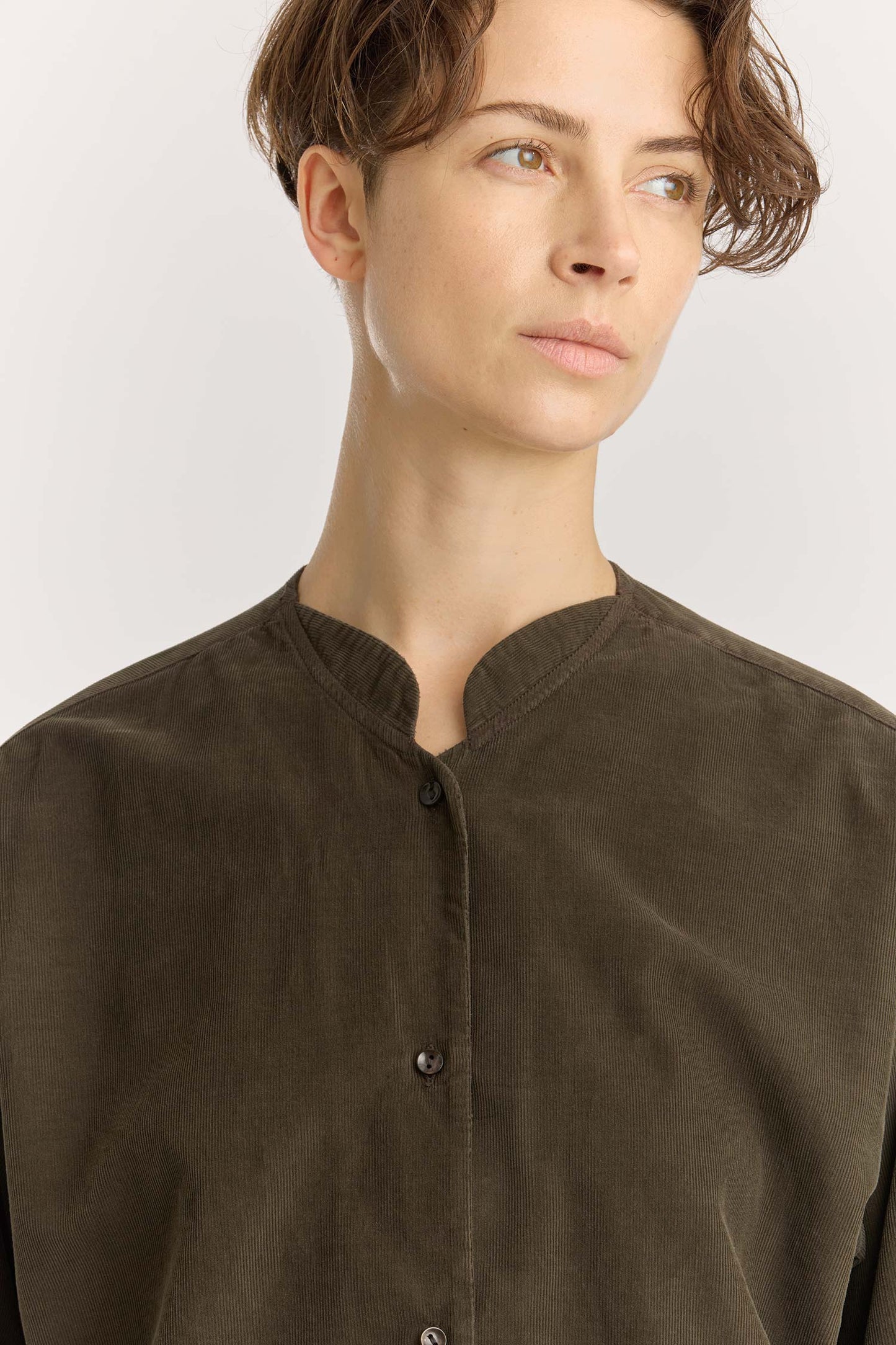 NEHRU SHIRTS / DK. FOREST
Nehru collar
Front button closure
Soft fabric
100% Cotton baby corduroy
Cold machine or hand wash, tumble dry low or dry flat, no bleach
Style Number: BC-NS08
Regular fit
Made in USA