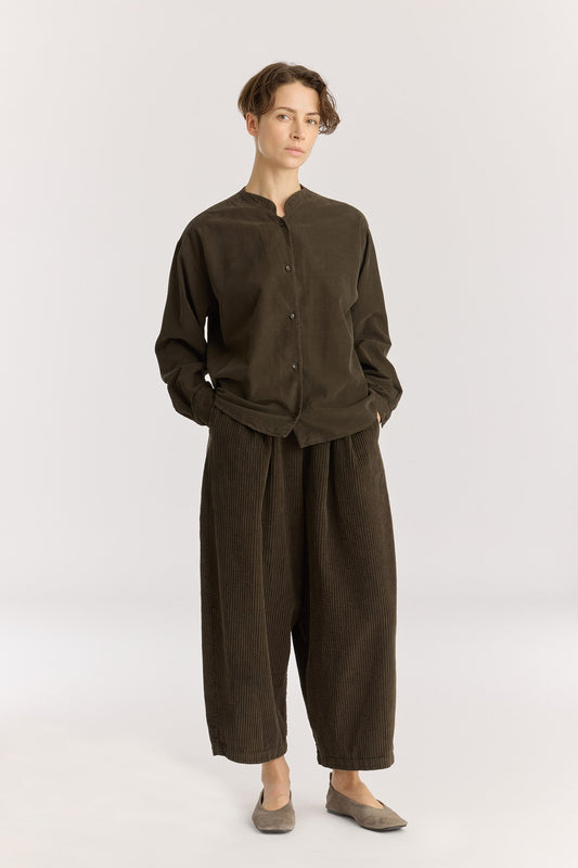 NEHRU SHIRTS / DK. FOREST
Nehru collar
Front button closure
Soft fabric
100% Cotton baby corduroy
Cold machine or hand wash, tumble dry low or dry flat, no bleach
Style Number: BC-NS08
Regular fit
Made in USA