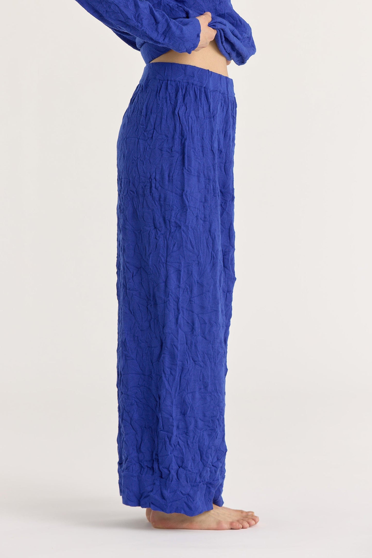 CRINKLED KNIT SKIRT / BLUE