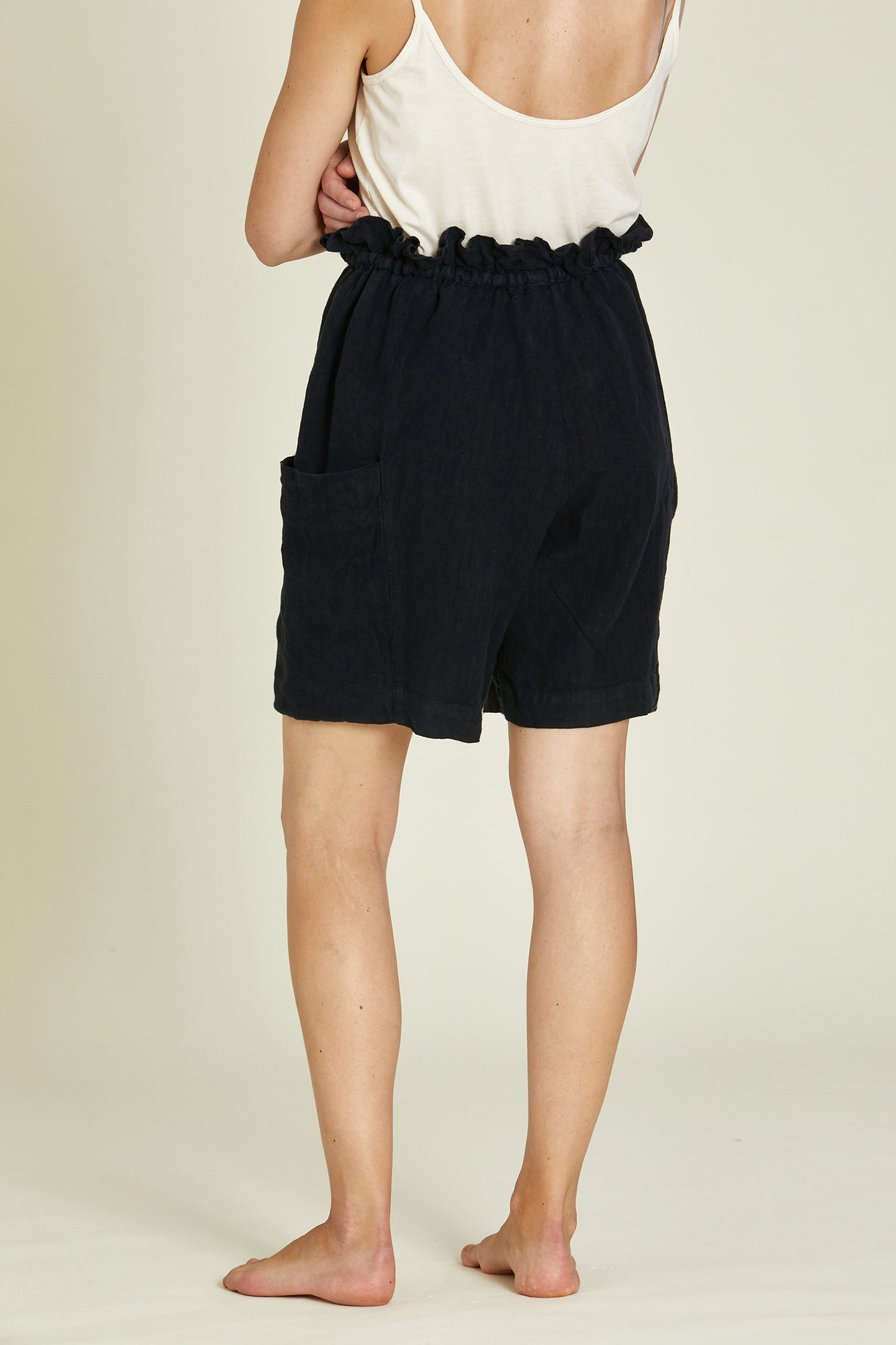 LINEN PARACHUTE SHORTS / BLACK / L-PS18
