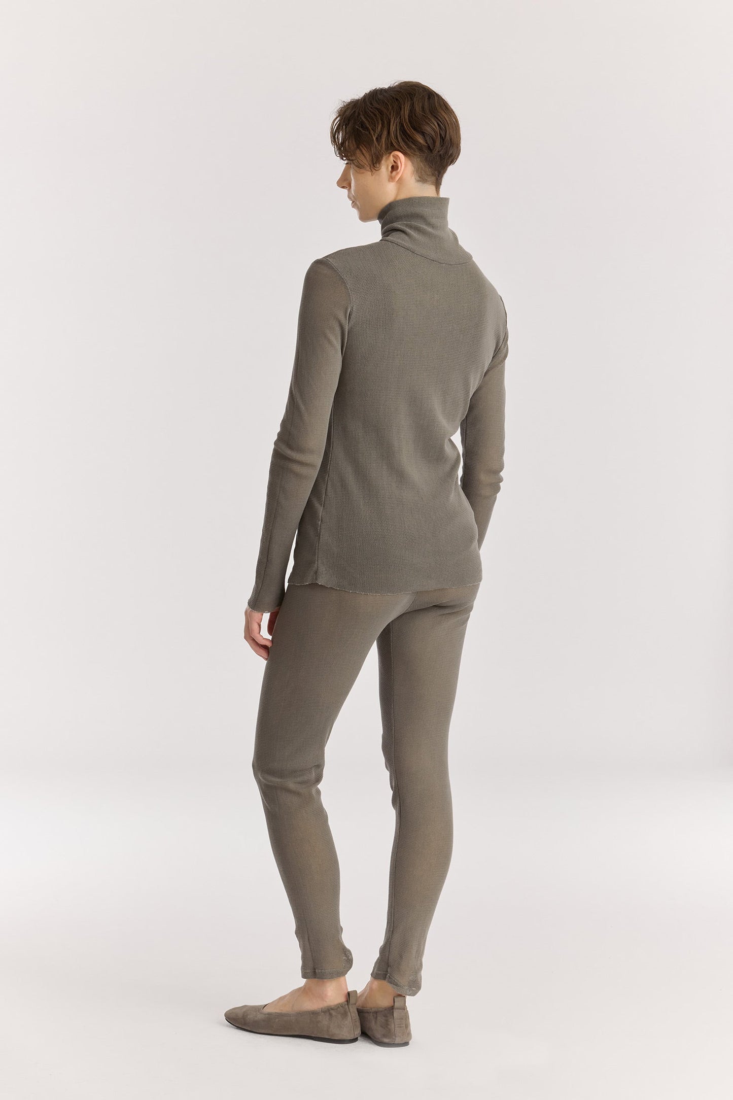 MESH LEGGINGS / DK. STONE
Elasticized waistband
100% cotton mesh
Cold machine or hand wash, tumble dry low in a mesh bag or dry flat, no bleach
Style Number: MC-LG05
Regular fit
MADE IN USA