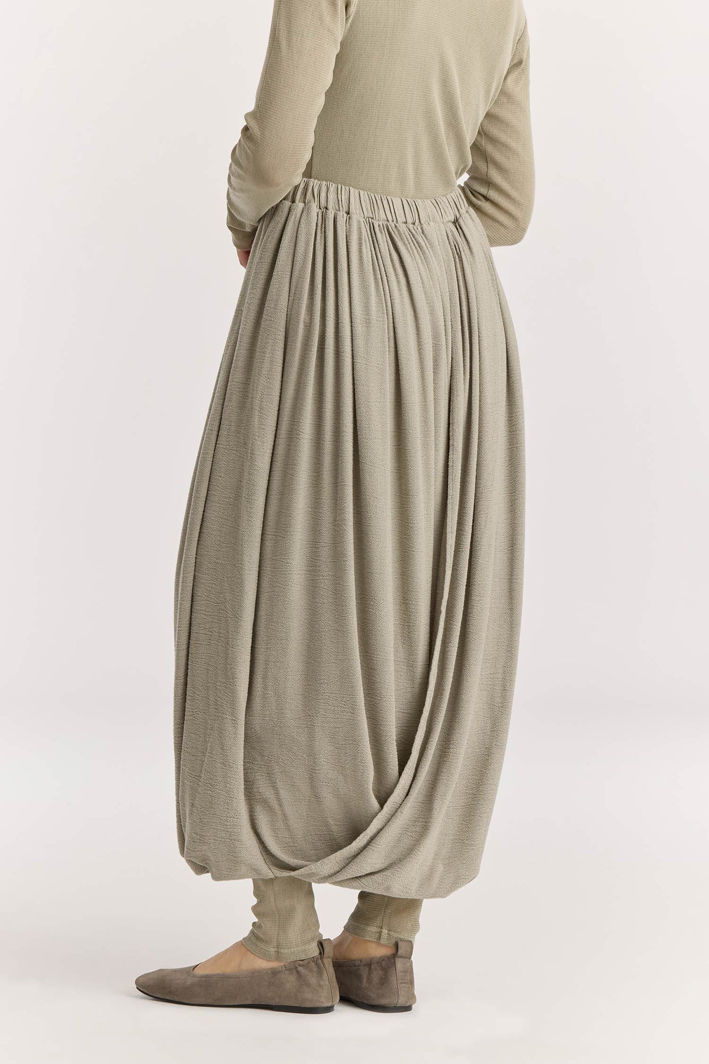 DOUBLE LAYERED DRAPY SKIRT / LIMESTONE
Elasticized waistband
Shirred details across the waist
Double-layered
Textured 50% Rayon 50% Cotton
Cold machine or hand wash, tumble dry low or dry flat, no bleach
Style Number: RC-GS02
Relaxed fit
Made in USA