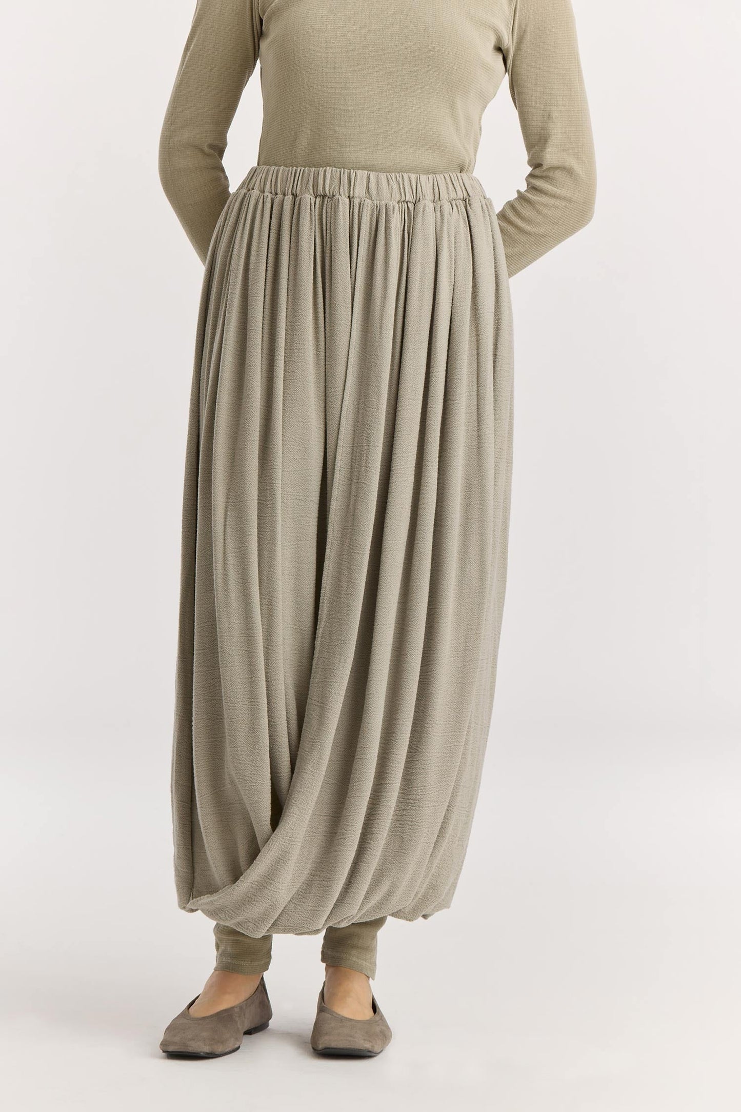DOUBLE LAYERED DRAPY SKIRT / LIMESTONE
Elasticized waistband
Shirred details across the waist
Double-layered
Textured 50% Rayon 50% Cotton
Cold machine or hand wash, tumble dry low or dry flat, no bleach
Style Number: RC-GS02
Relaxed fit
Made in USA