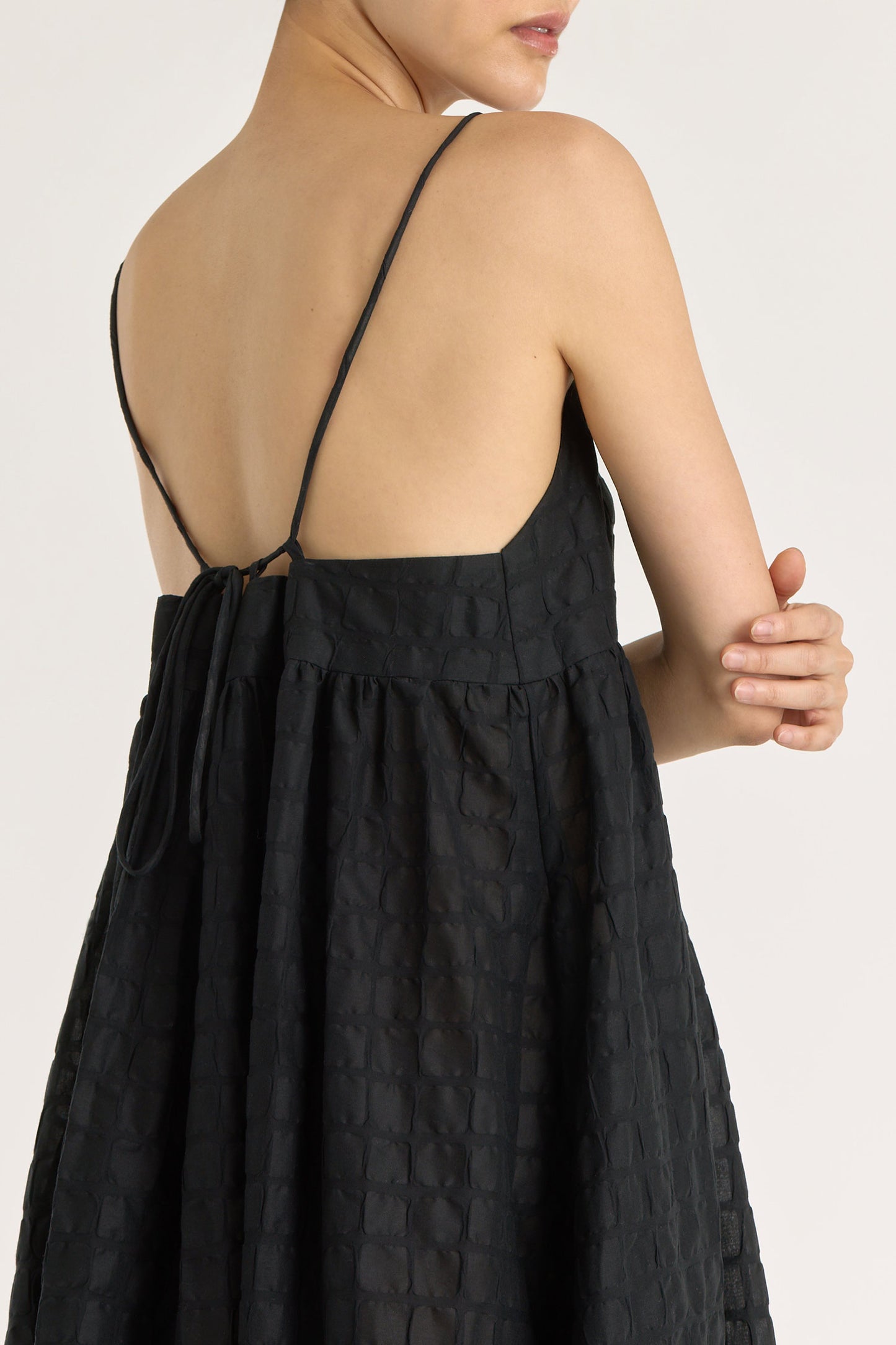 RIPPLE FINISH STRAP DRESS / BLACK / RC-STD17 (with contrasted stitches)