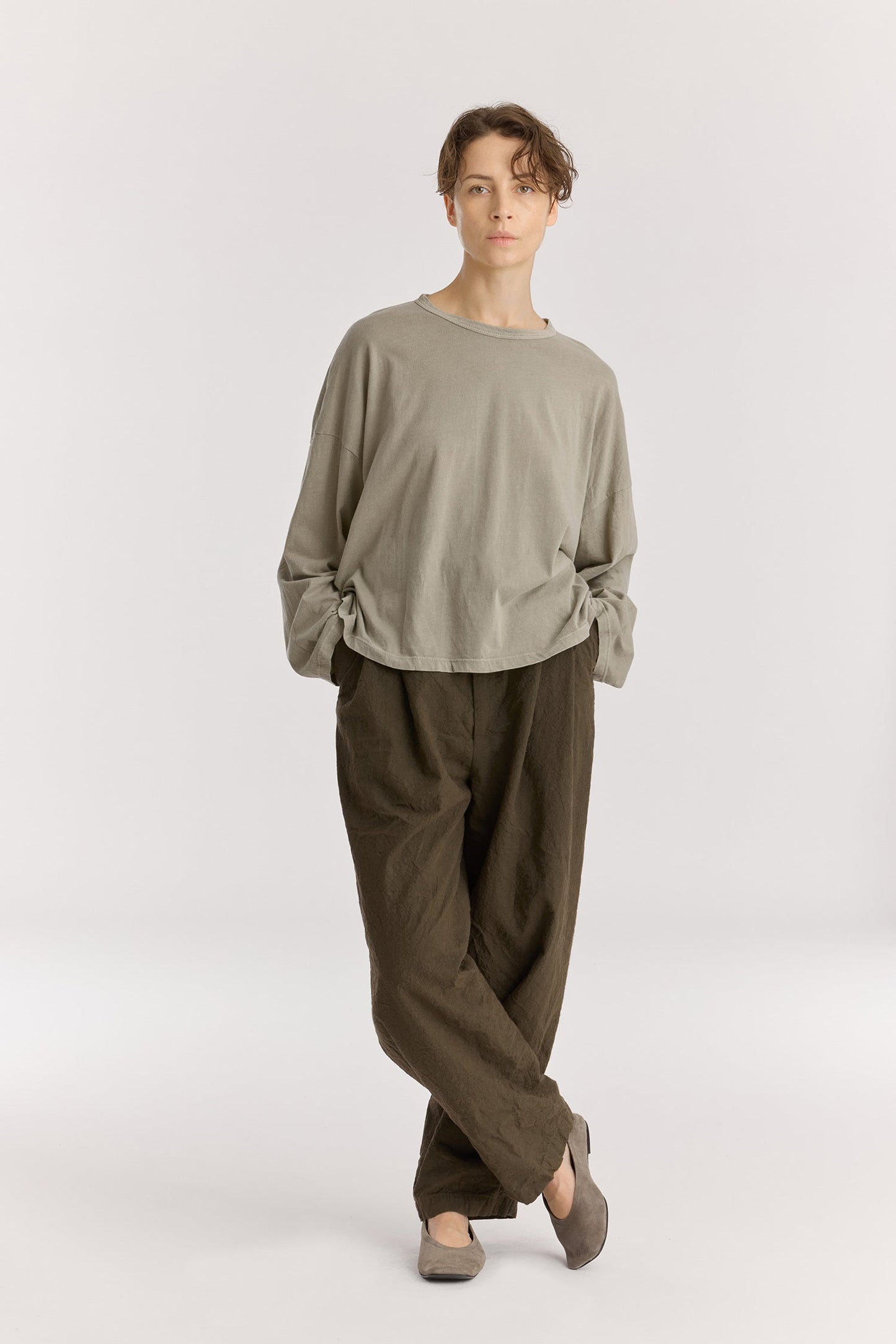 Wide Long Sleeve Tee / Lime Stone
Basic crew neck
Boxy silhouette
Soft fabric
100% Organic Cotton jersey
Cold machine or hand wash, tumble dry low or dry flat, no bleach
Style Number: OC-WLT28
Relaxed fit
Made in USA