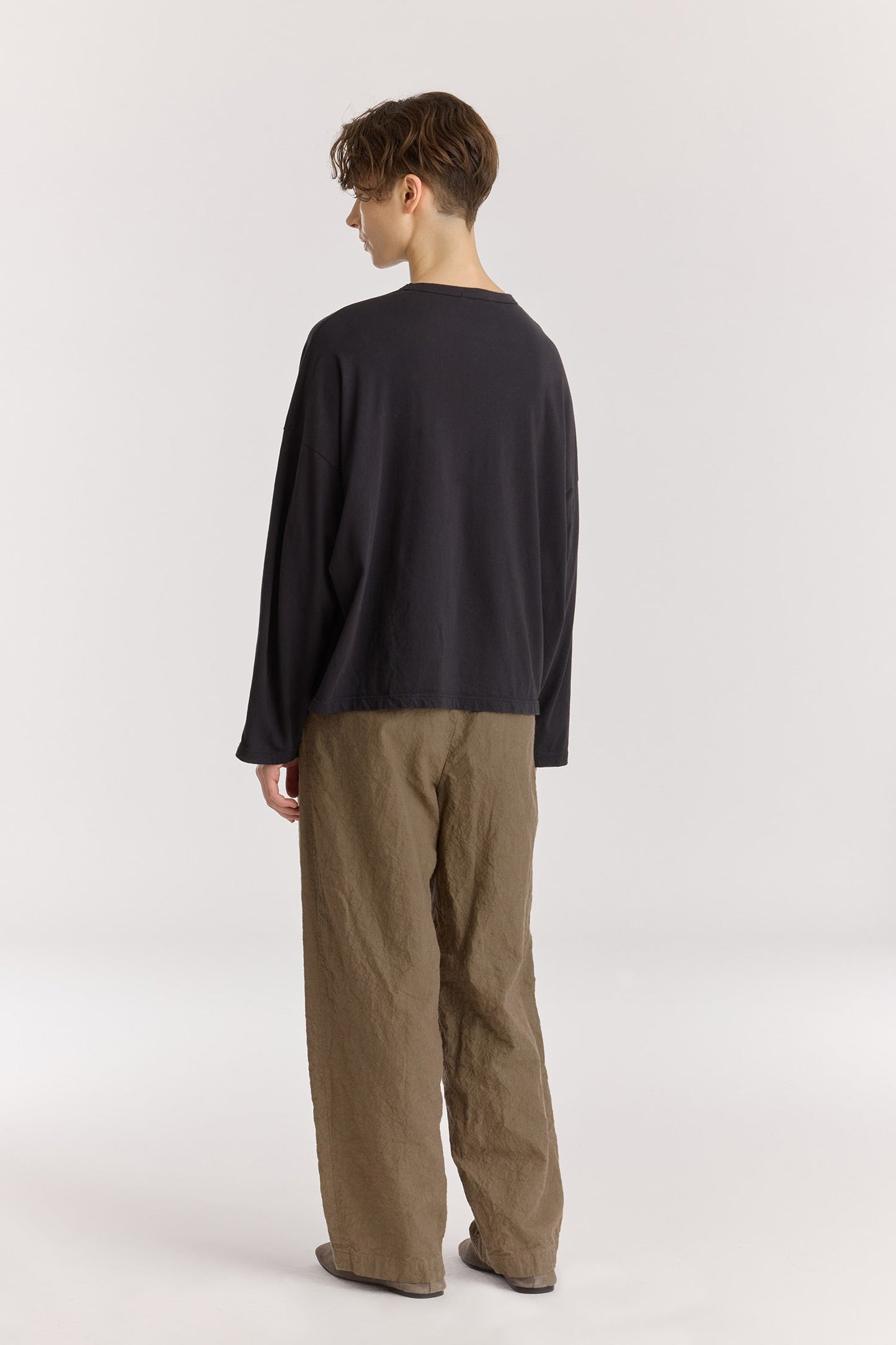 Wide Long Sleeve Tee / Black
Basic crew neck
Boxy silhouette
Soft fabric
100% Organic Cotton jersey
Cold machine or hand wash, tumble dry low or dry flat, no bleach
Style Number: OC-WLT28
Relaxed fit
Made in USA