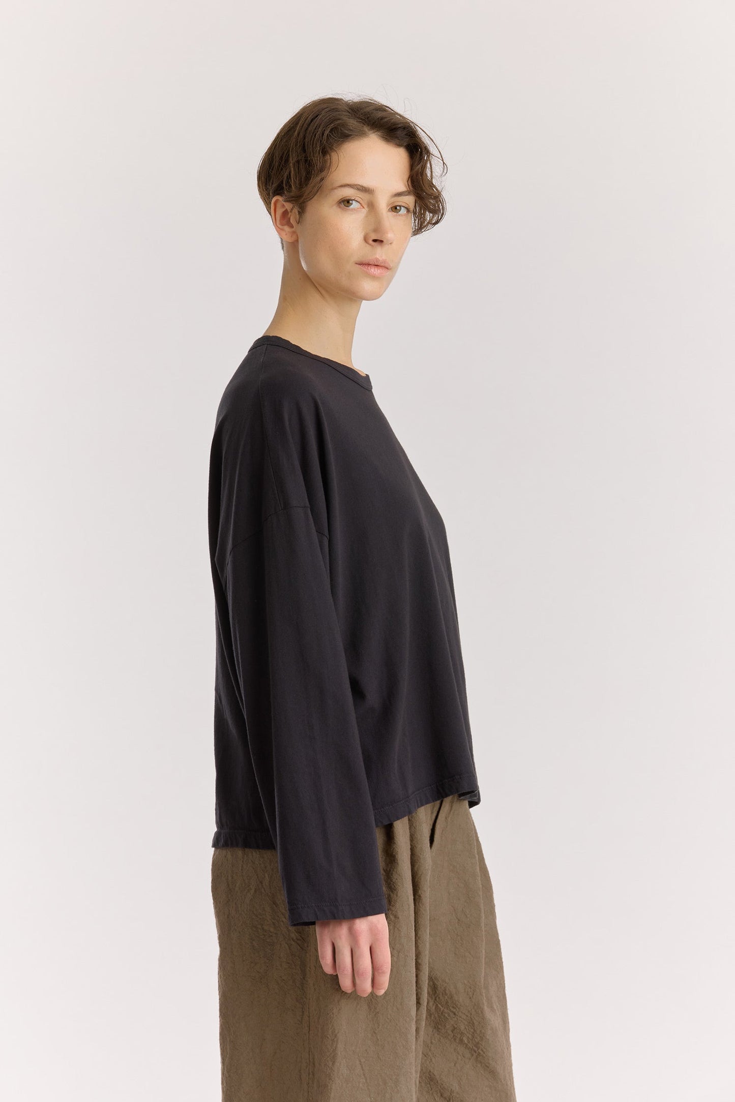 Wide Long Sleeve Tee / Black
Basic crew neck
Boxy silhouette
Soft fabric
100% Organic Cotton jersey
Cold machine or hand wash, tumble dry low or dry flat, no bleach
Style Number: OC-WLT28
Relaxed fit
Made in USA