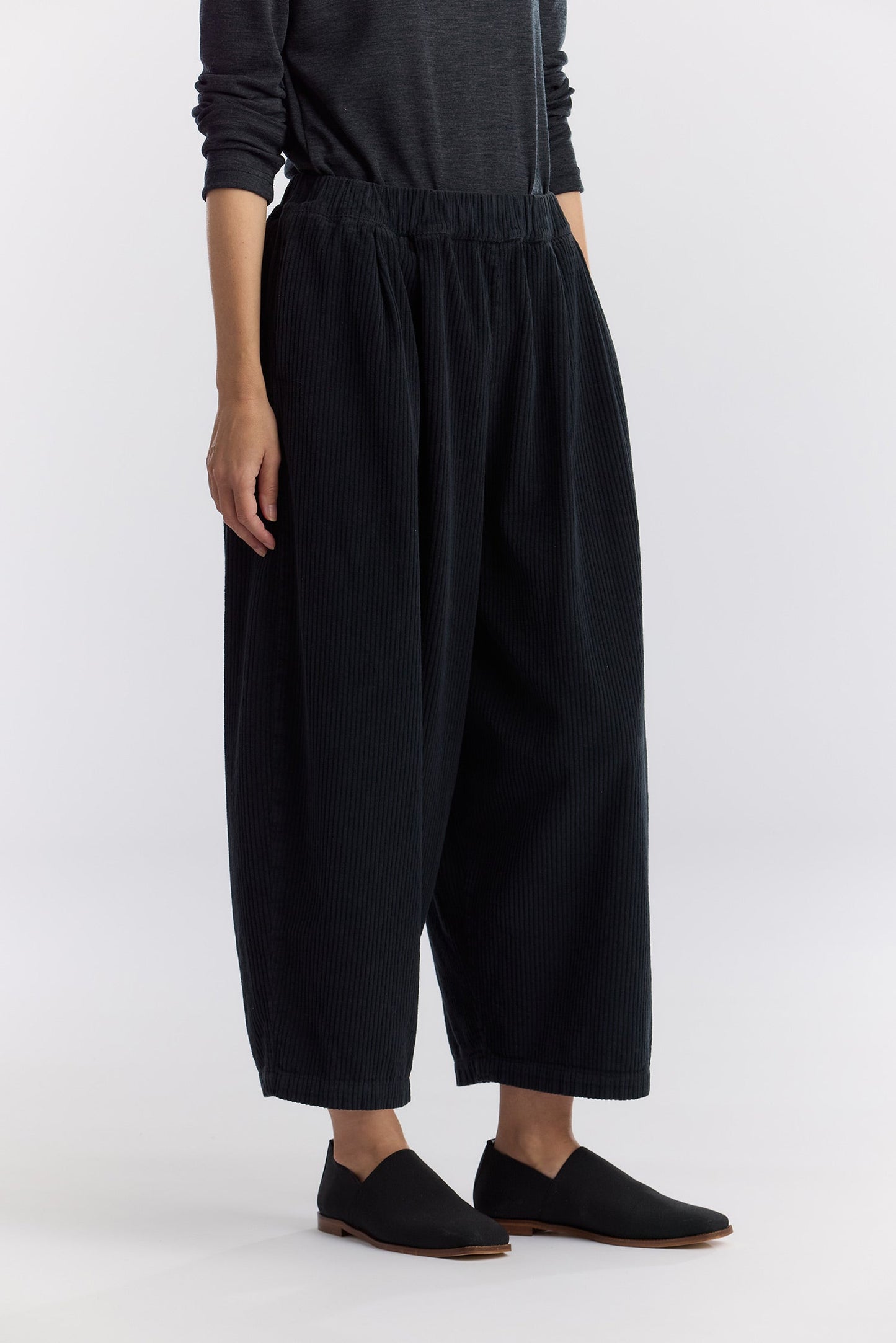 CORDUROY WIDE PANTS / DK. GREY