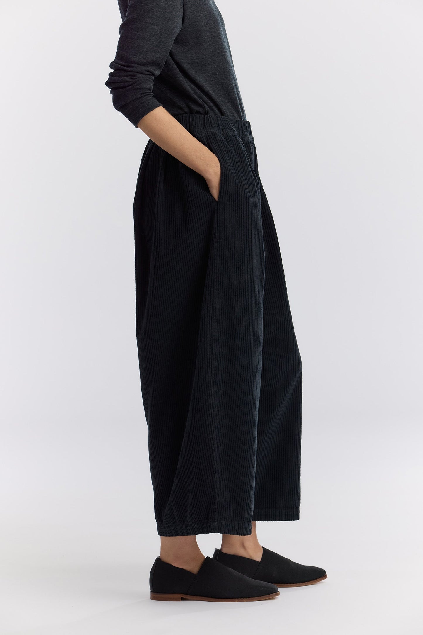 CORDUROY WIDE PANTS / DK. GREY