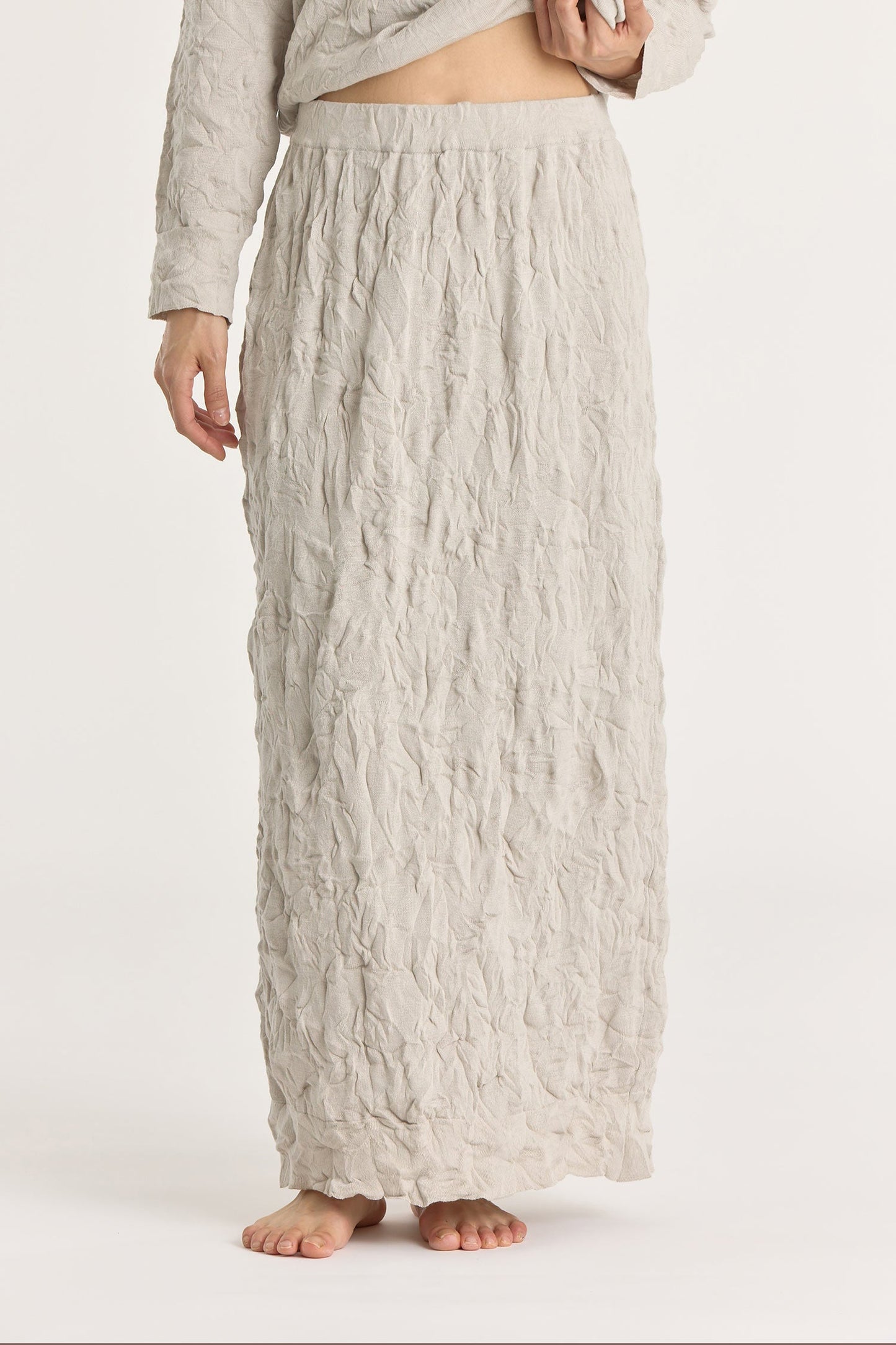 CRINKLED KNIT SKIRT / PLATINUM
