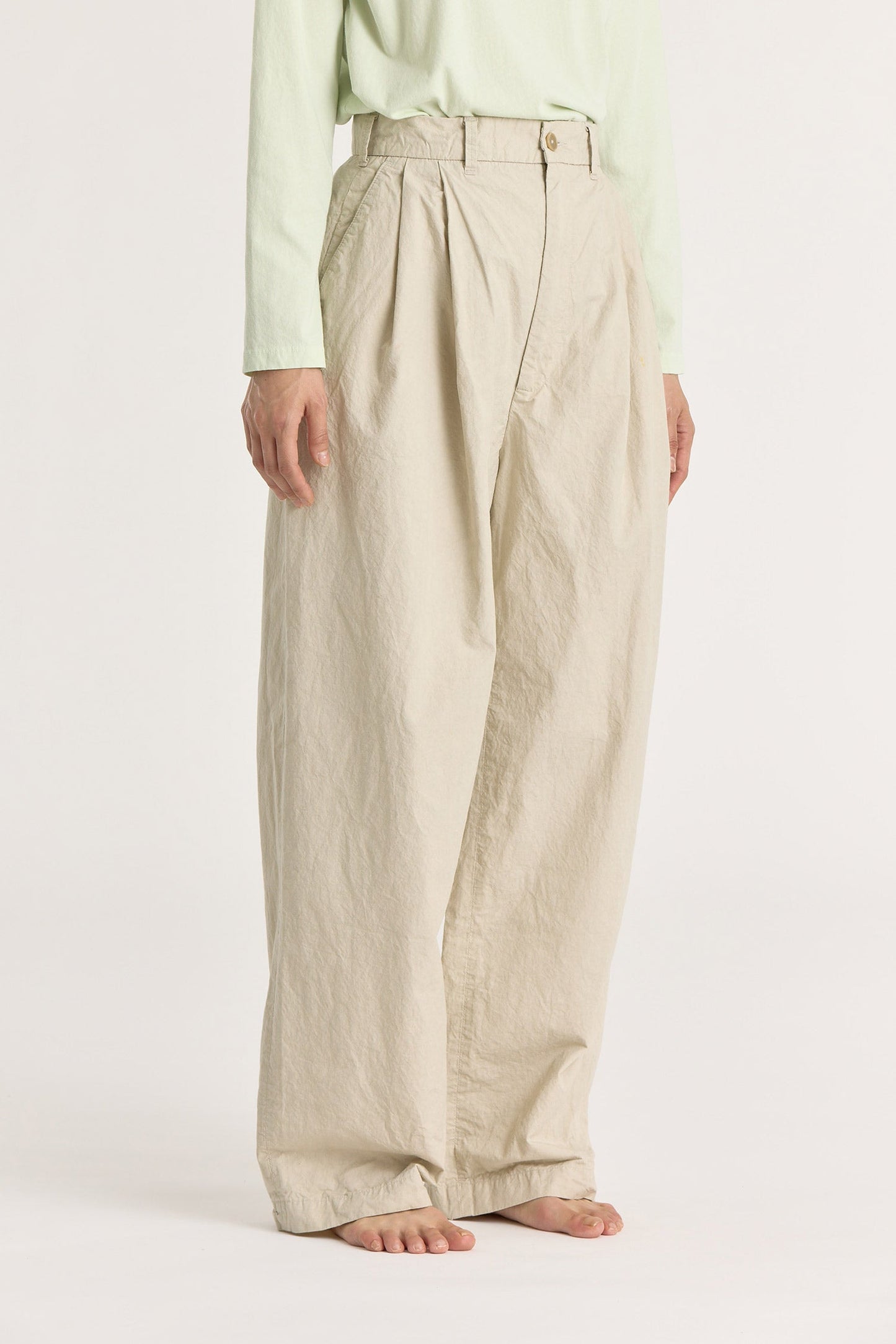 HIGH WAISTED CRINKLED WIDE TROUSERS / STONE