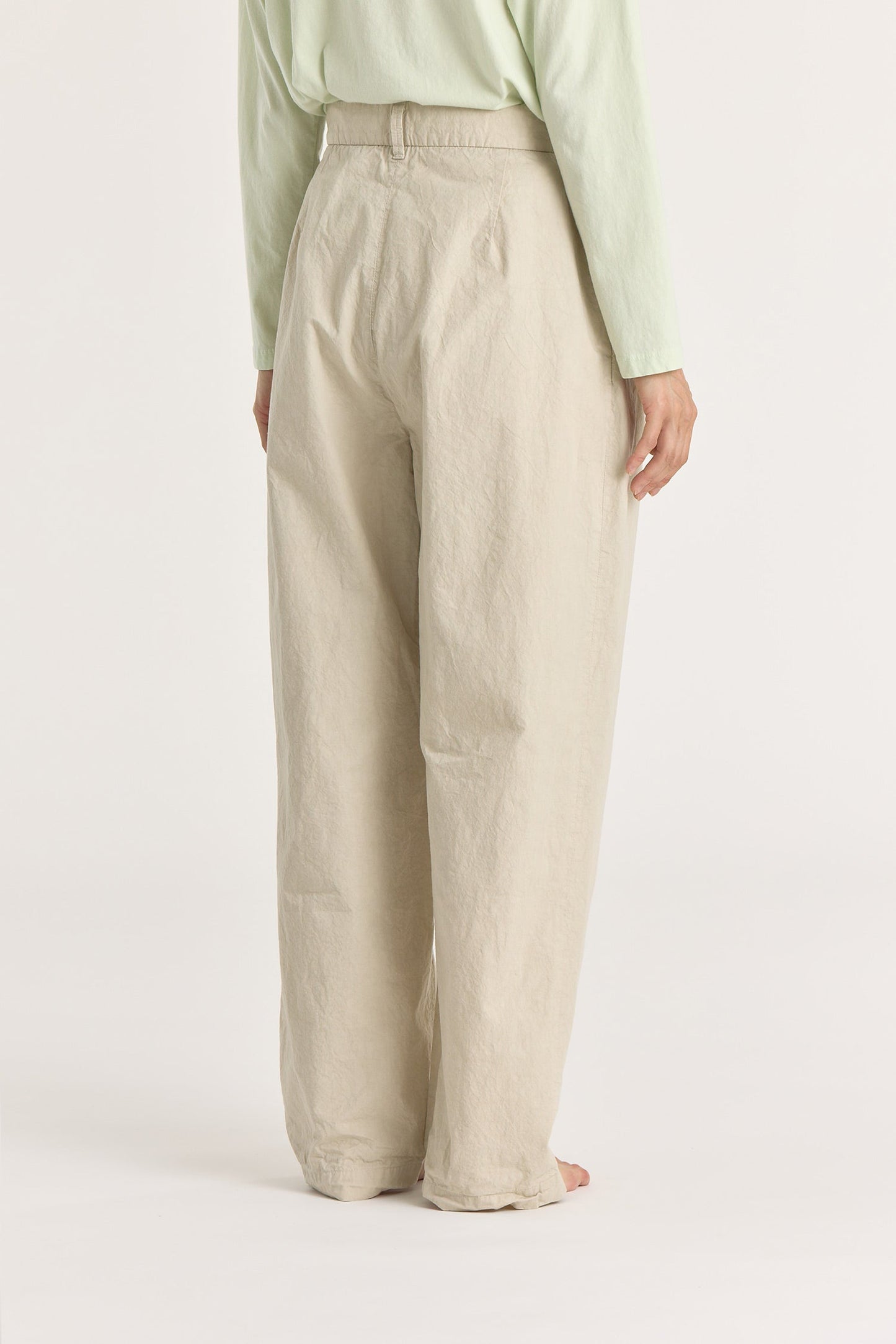 HIGH WAISTED CRINKLED WIDE TROUSERS / STONE