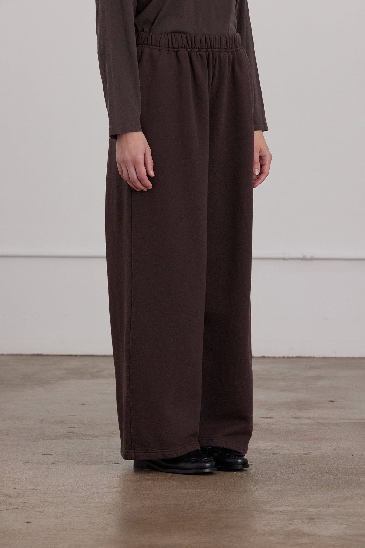 ORGANIC COTTON CASHMERE WIDE LONG SWEATPANTS / DK. CACAO