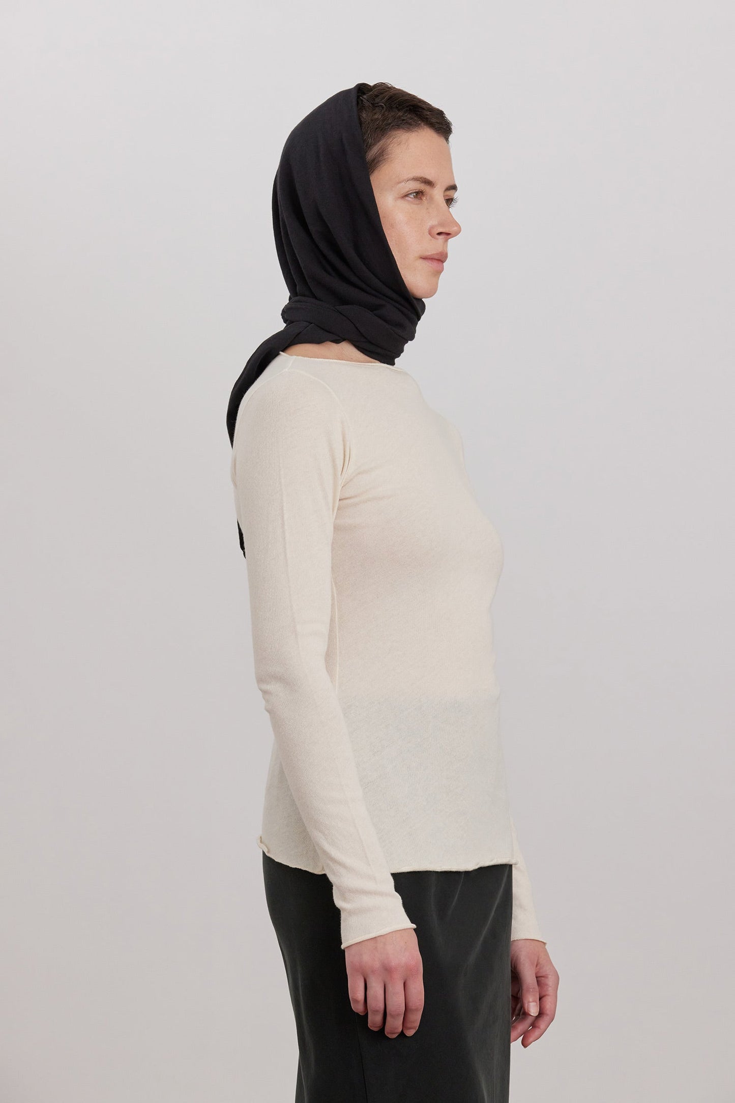 TRIANGLE SCARF / BLACK