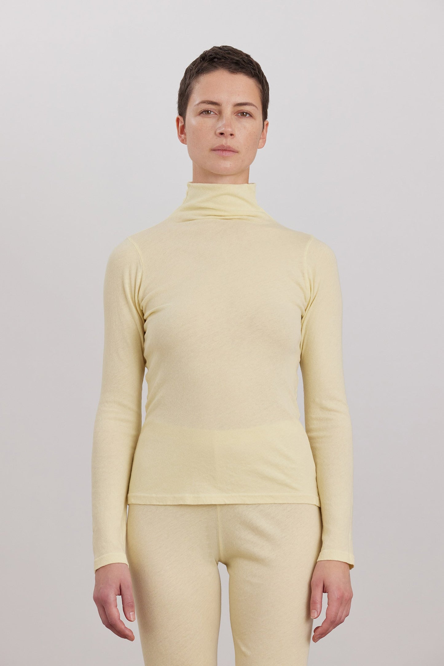 TURTLE NECK LONG SLEEVE / CUSTARD