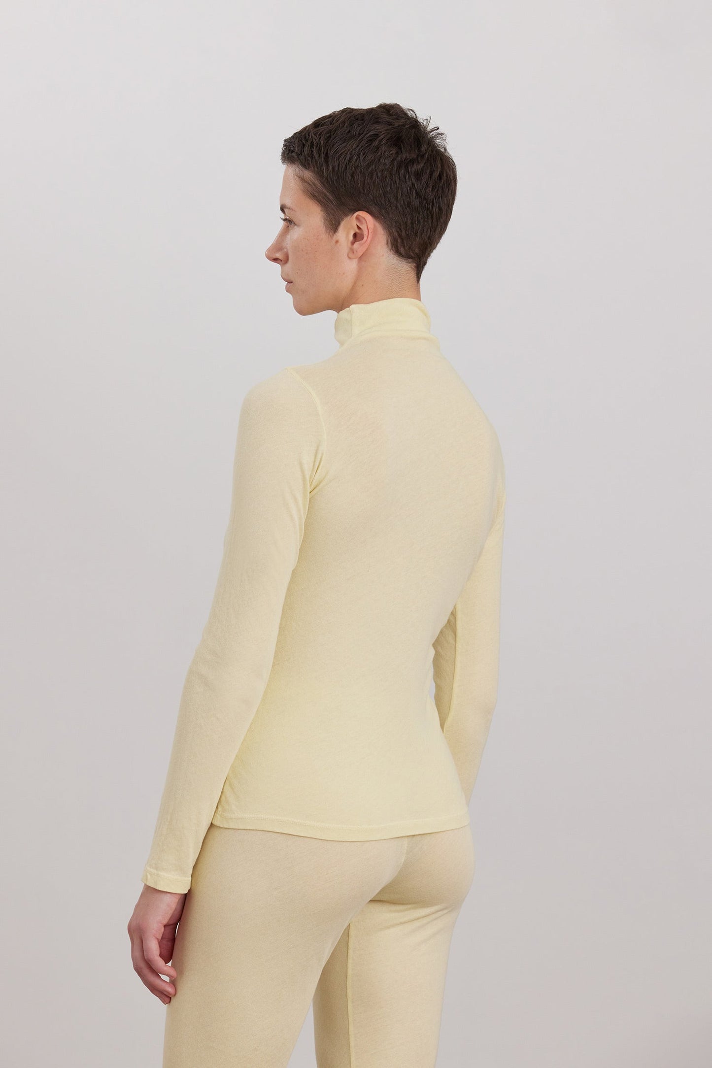 TURTLE NECK LONG SLEEVE / CUSTARD