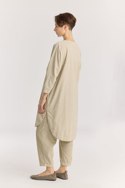 Painter Dress / Ivory
Wide crew neck
Dropped shoulder
Side seam pockets
Soft baby corduroy
100% Cotton
Cold machine or hand wash, tumble dry low or dry flat, no bleach
Style Number: BC-NPD02
Relaxed fit
Made in USA