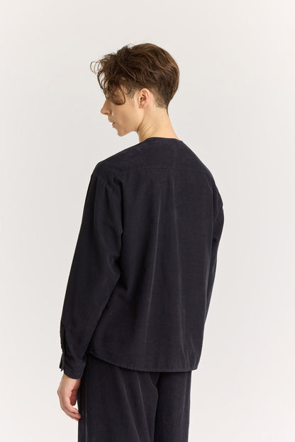 NEHRU SHIRTS / Dark navy
Nehru collar
Front button closure
Soft fabric
100% Cotton baby corduroy
Cold machine or hand wash, tumble dry low or dry flat, no bleach
Style Number: BC-NS08
Regular fit
Made in USA