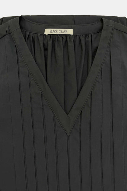 PLEATED V NECK DRESS (V-NECK) / BLACK / C-TVD13