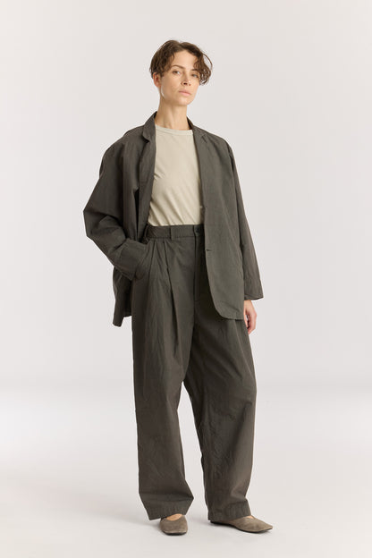 CRINKLED BLAZER / DK. GREY