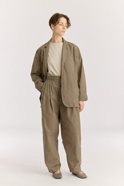 CRINKLED BLAZER / MUD