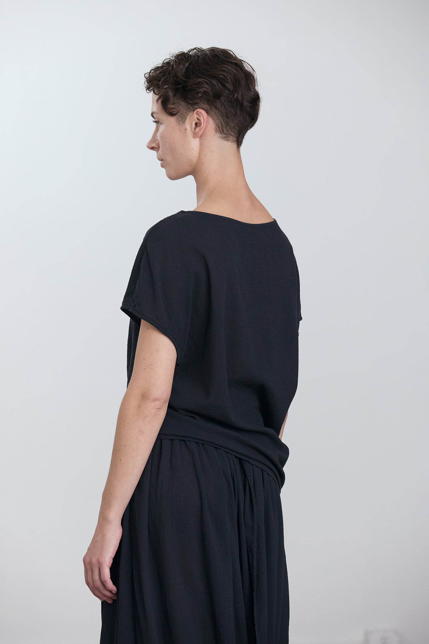 ASYMMETRIC TOP / SUMI BLACK