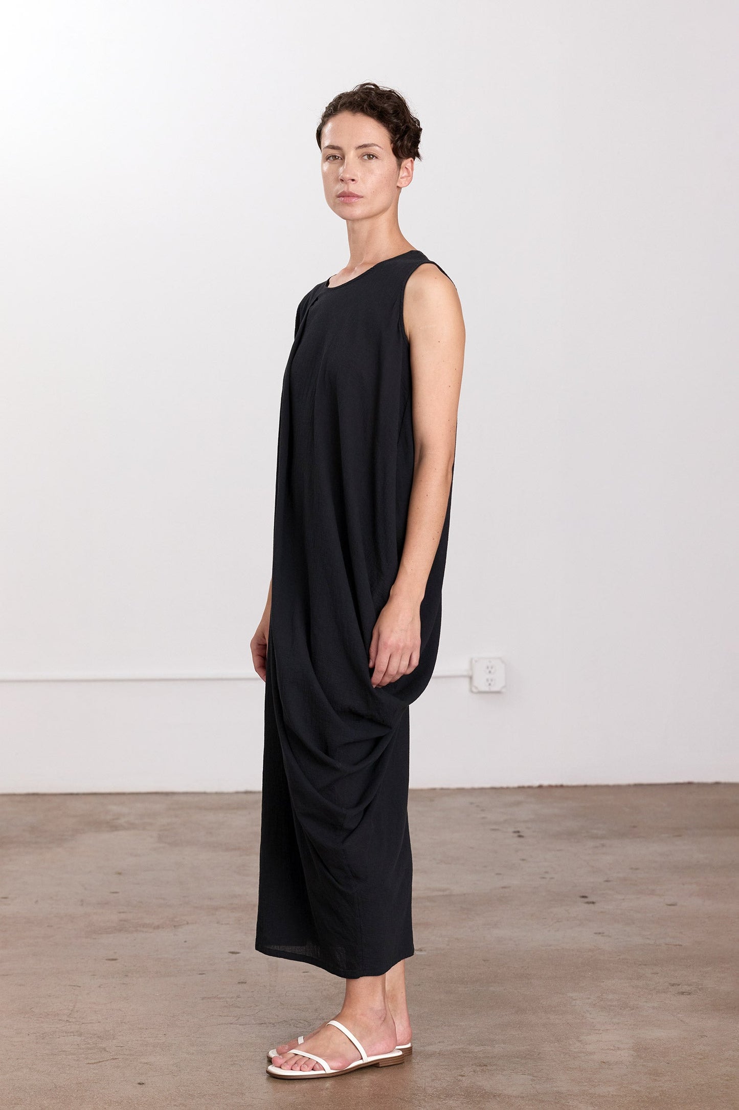 GREEK COLUMN DRESS / SUMI BLACK