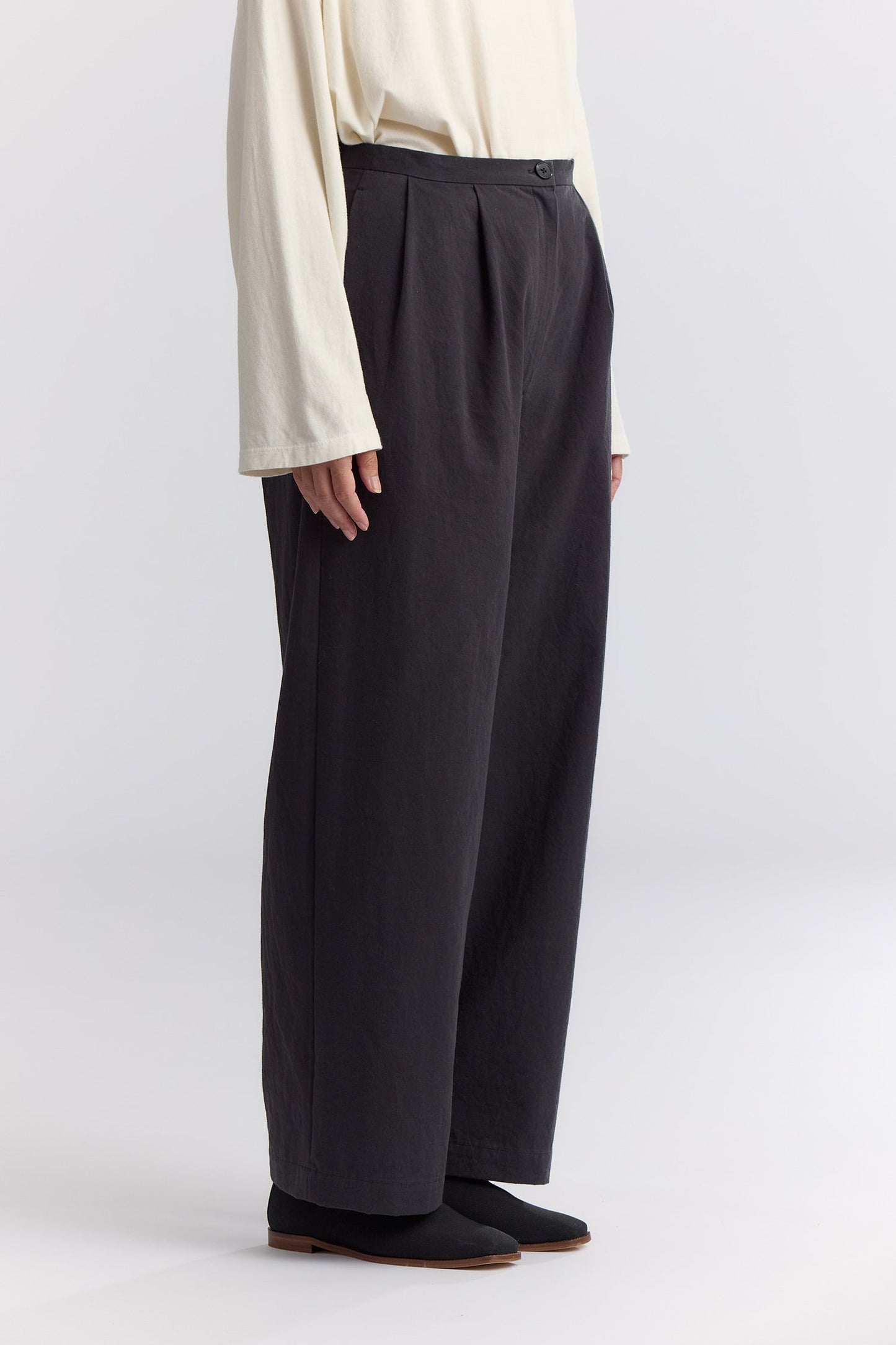 STRAIGHT TROUSERS / DK. GREY