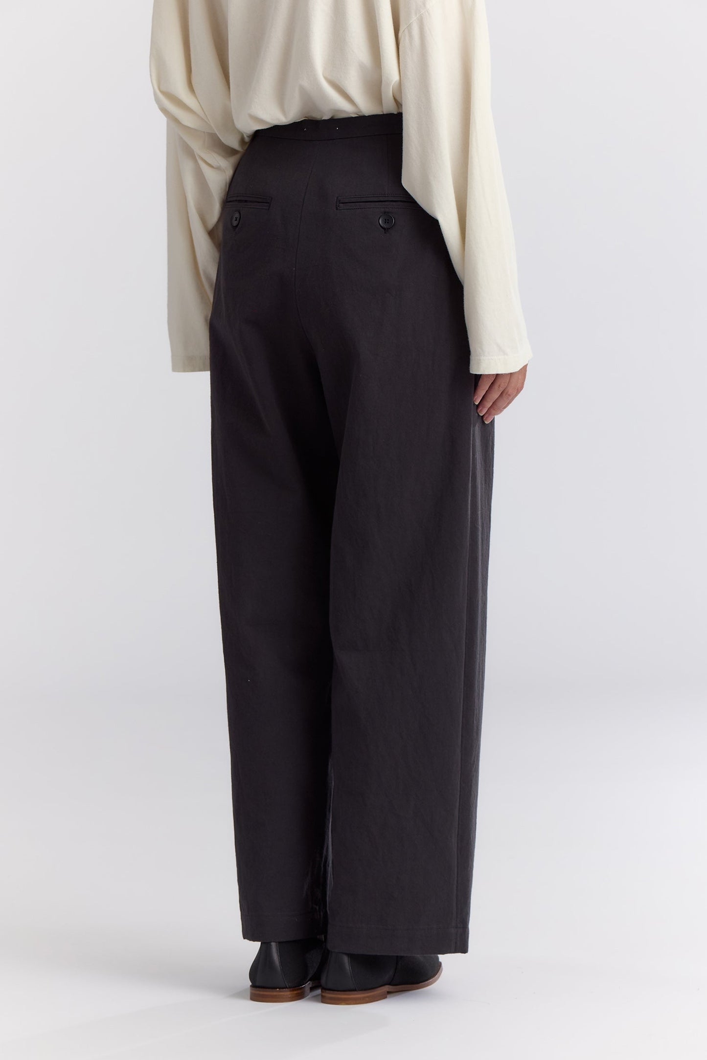 STRAIGHT TROUSERS / DK. GREY