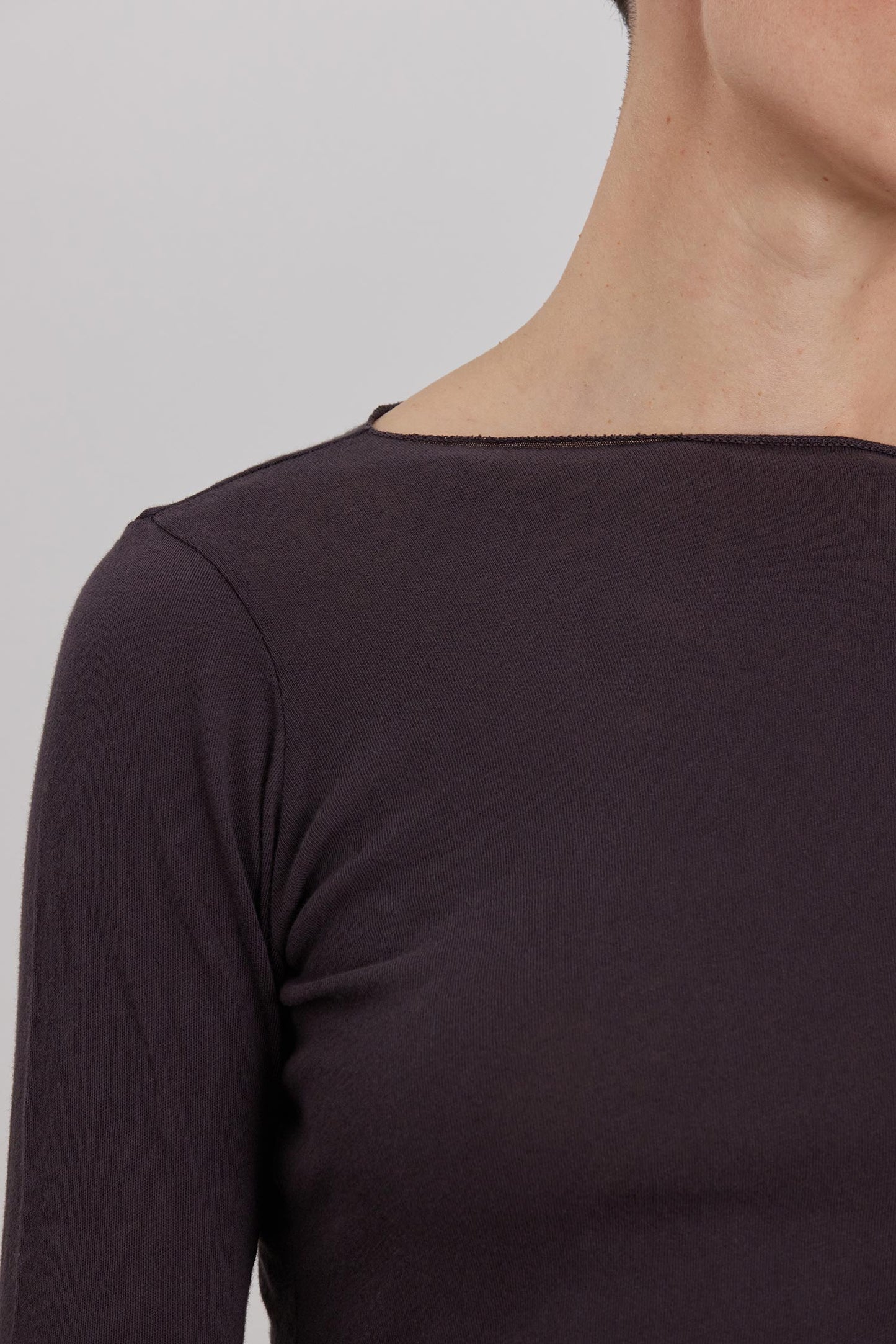 DOUBLE LAYER DRAPED TOP / DK. PLUM