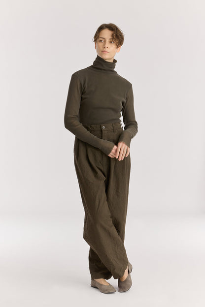 Crinkled trousers / Charcoal
Crinkled textured
Slightly wide silhouette
Slash pockets
60% Japanese Linen, 40% Japanese Cotton
Cold machine or hand wash, tumble dry low or dry flat, no bleach
Style Number: JC-LST07
Slightly oversized fit
Made in USA