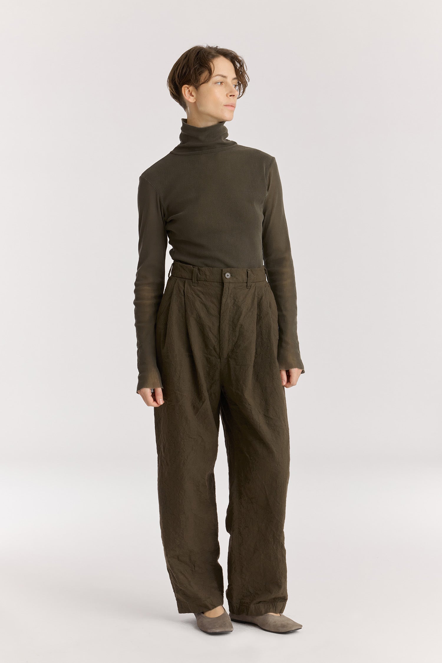 Crinkled trousers / Charcoal
Crinkled textured
Slightly wide silhouette
Slash pockets
60% Japanese Linen, 40% Japanese Cotton
Cold machine or hand wash, tumble dry low or dry flat, no bleach
Style Number: JC-LST07
Slightly oversized fit
Made in USA