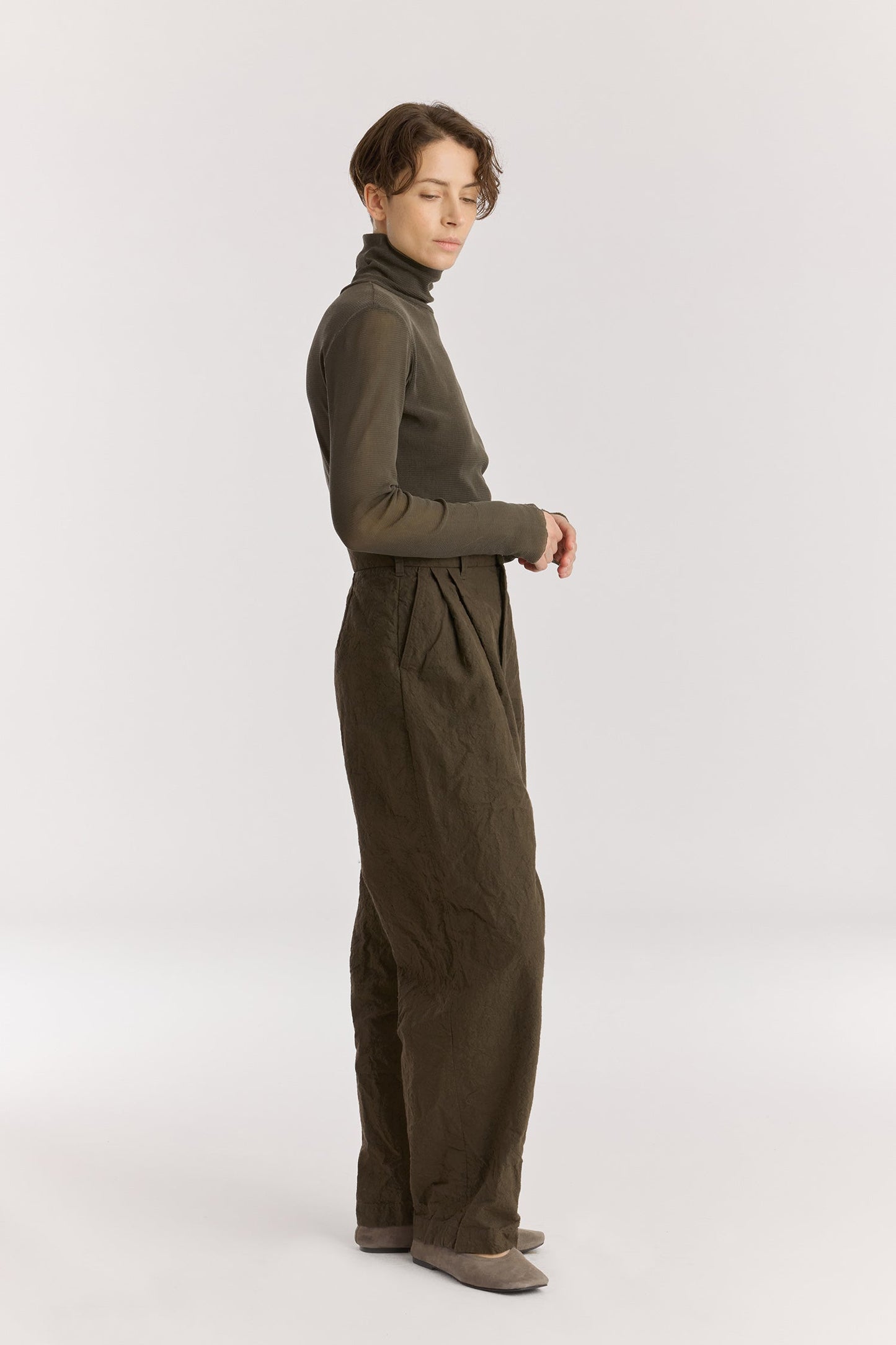 Crinkled trousers / Charcoal
Crinkled textured
Slightly wide silhouette
Slash pockets
60% Japanese Linen, 40% Japanese Cotton
Cold machine or hand wash, tumble dry low or dry flat, no bleach
Style Number: JC-LST07
Slightly oversized fit
Made in USA