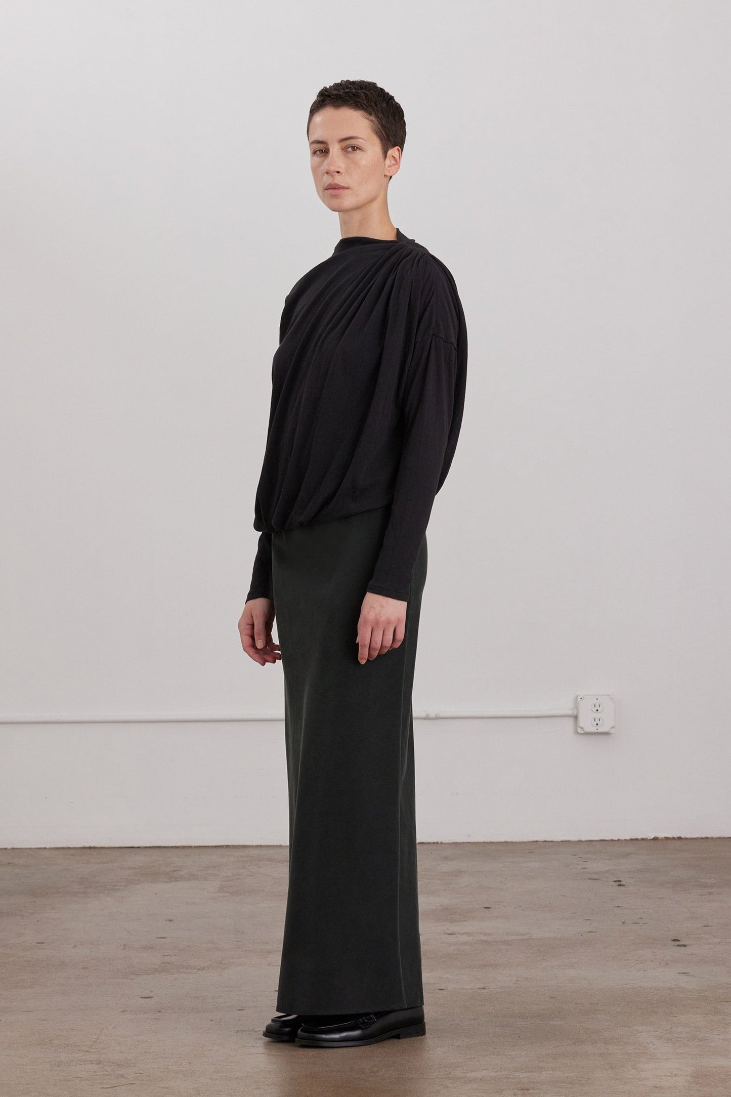 DOUBLE LAYER DRAPED TOP / BLACK