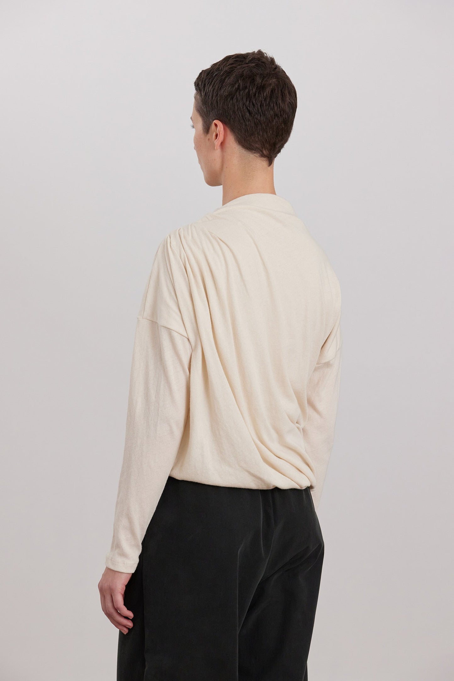 DOUBLE LAYER DRAPED TOP / NATURAL