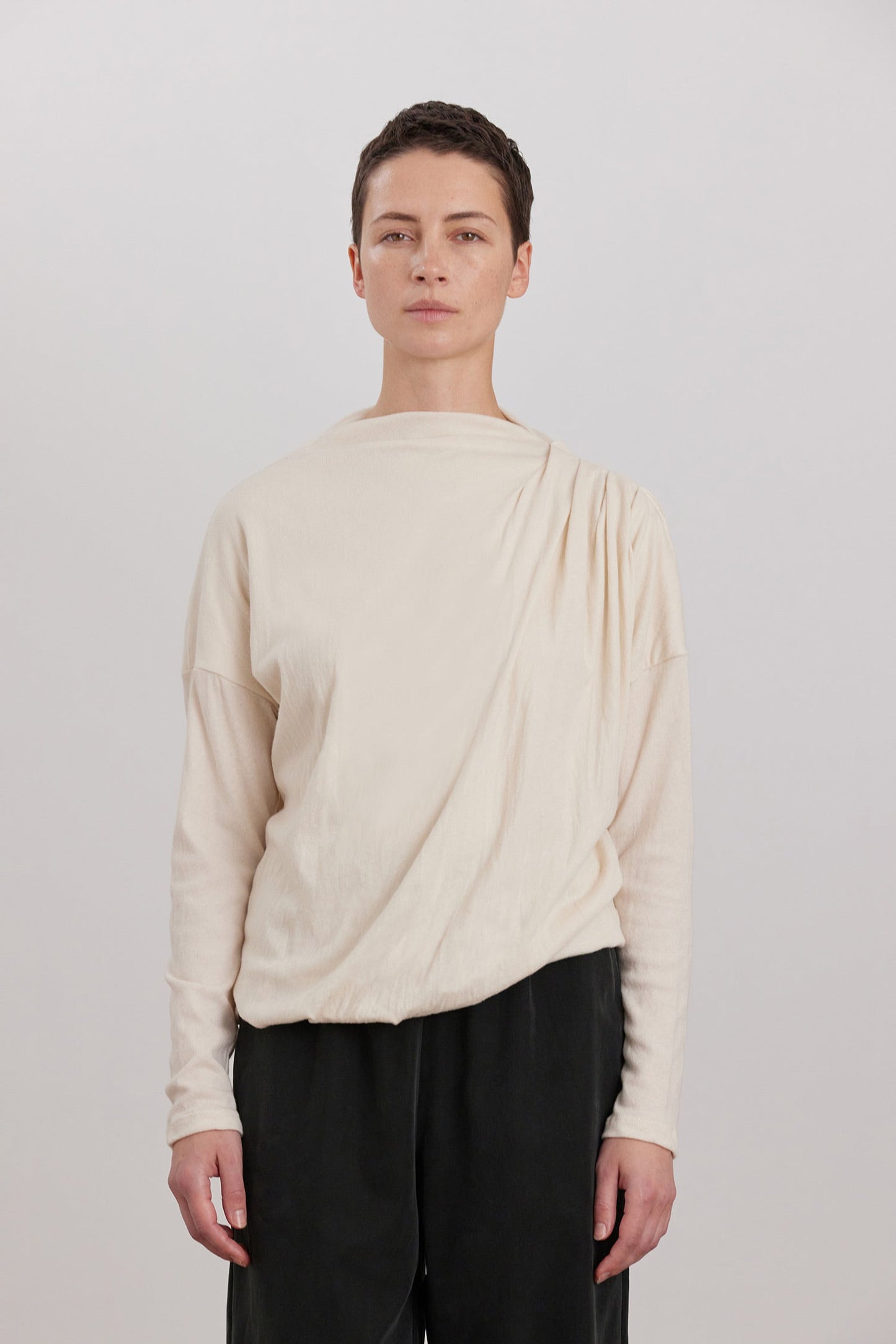 DOUBLE LAYER DRAPED TOP / NATURAL