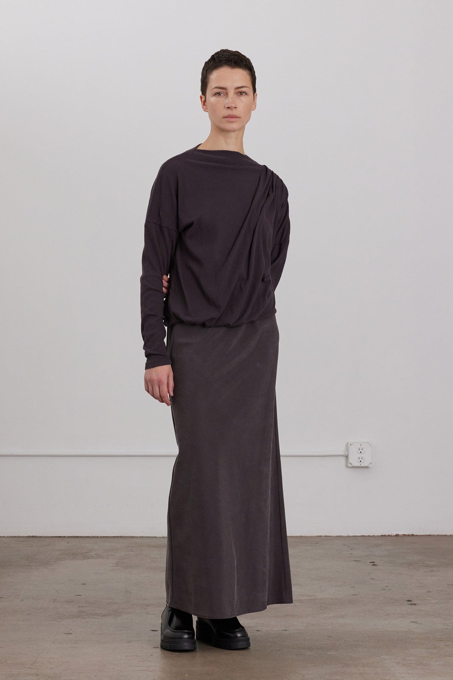 DOUBLE LAYER DRAPED TOP / DK. PLUM
