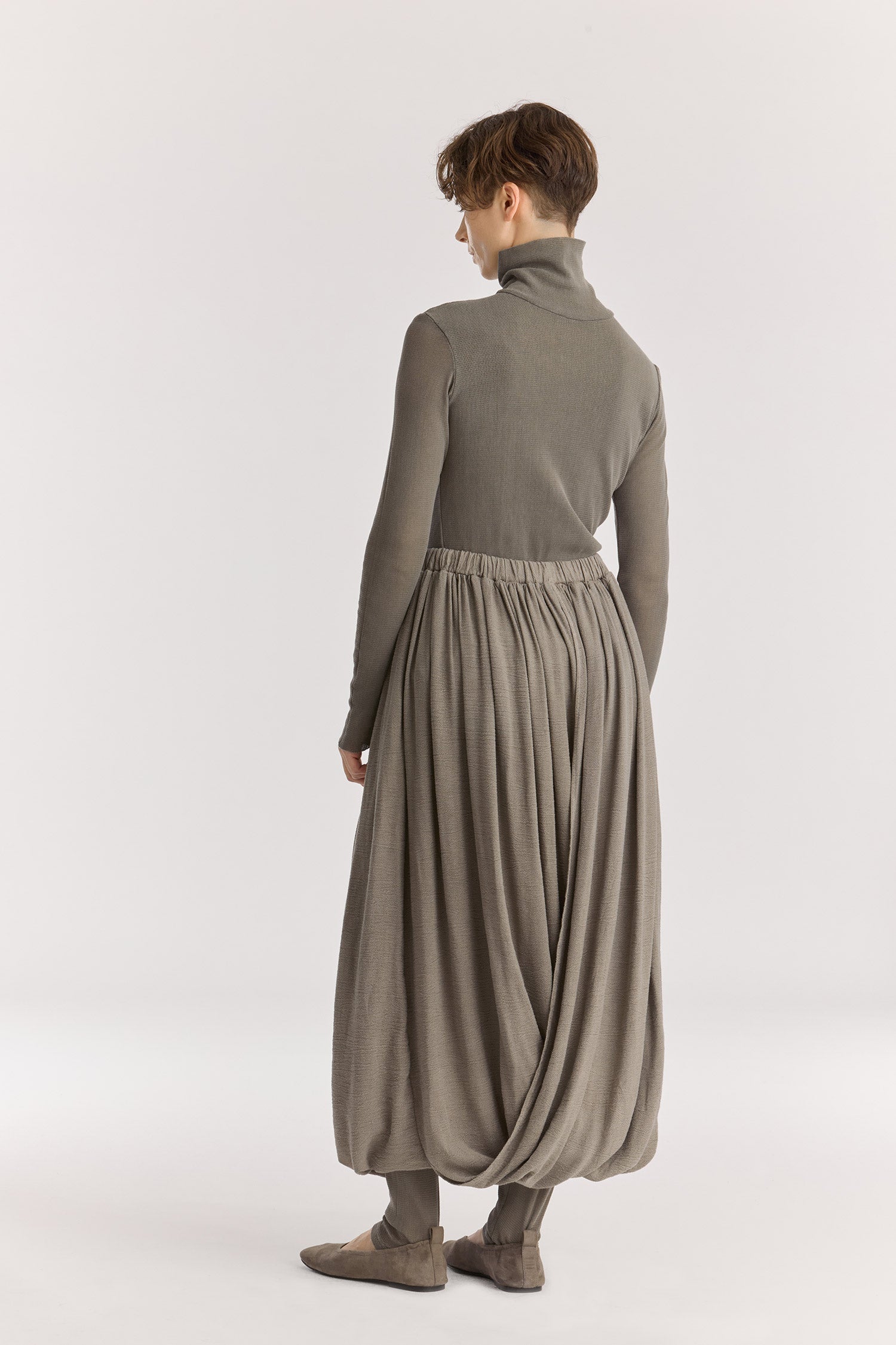 DOUBLE LAYERED DRAPY SKIRT / DK. STONE
Elasticized waistband
Shirred details across the waist
Double-layered
Textured 50% Rayon 50% Cotton
Cold machine or hand wash, tumble dry low or dry flat, no bleach
Style Number: RC-GS02
Relaxed fit
Made in USA