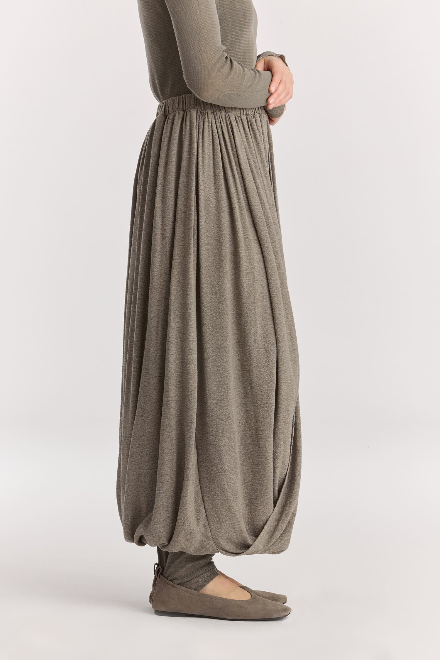 DOUBLE LAYERED DRAPY SKIRT / DK. STONE
Elasticized waistband
Shirred details across the waist
Double-layered
Textured 50% Rayon 50% Cotton
Cold machine or hand wash, tumble dry low or dry flat, no bleach
Style Number: RC-GS02
Relaxed fit
Made in USA