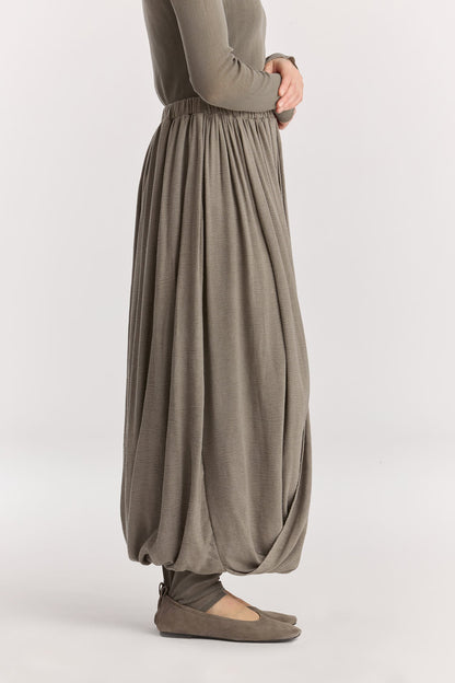 DOUBLE LAYERED DRAPY SKIRT / DK. STONE
Elasticized waistband
Shirred details across the waist
Double-layered
Textured 50% Rayon 50% Cotton
Cold machine or hand wash, tumble dry low or dry flat, no bleach
Style Number: RC-GS02
Relaxed fit
Made in USA