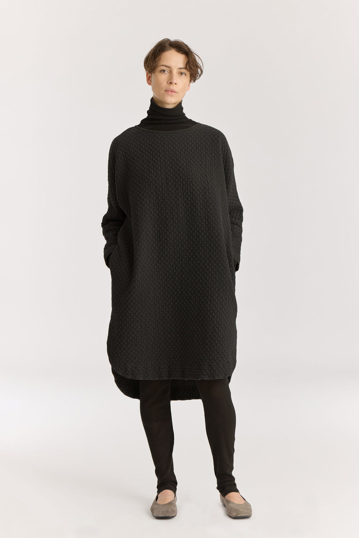 DIAMOND QUILTED PAINTER DRESS / BLACK / DQ-NPD02