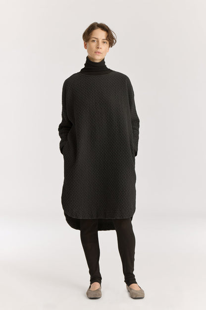 DIAMOND QUILTED PAINTER DRESS / BLACK / DQ-NPD02