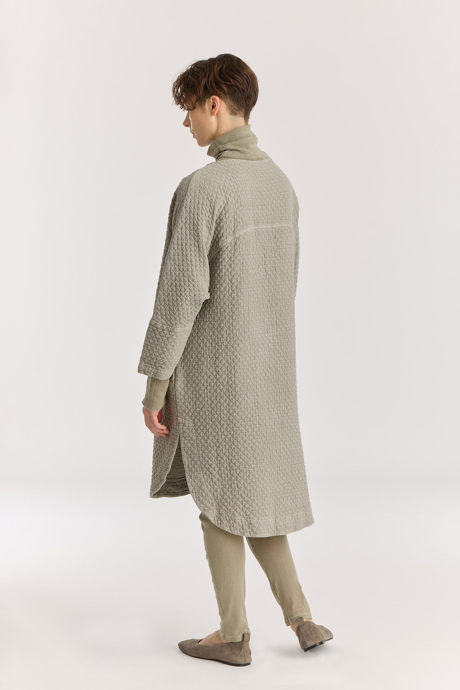 Diamond Quilted Painter Dress / Limestone
Wide crew neck
Dropped shoulder
Side seam pockets
Soft quilted fabric
70% Cotton, 16% Viscose, 14% Nylon
Cold machine or hand wash, tumble dry low or dry flat, no bleach
Style Number: DQ-NPD02
Made in USA
