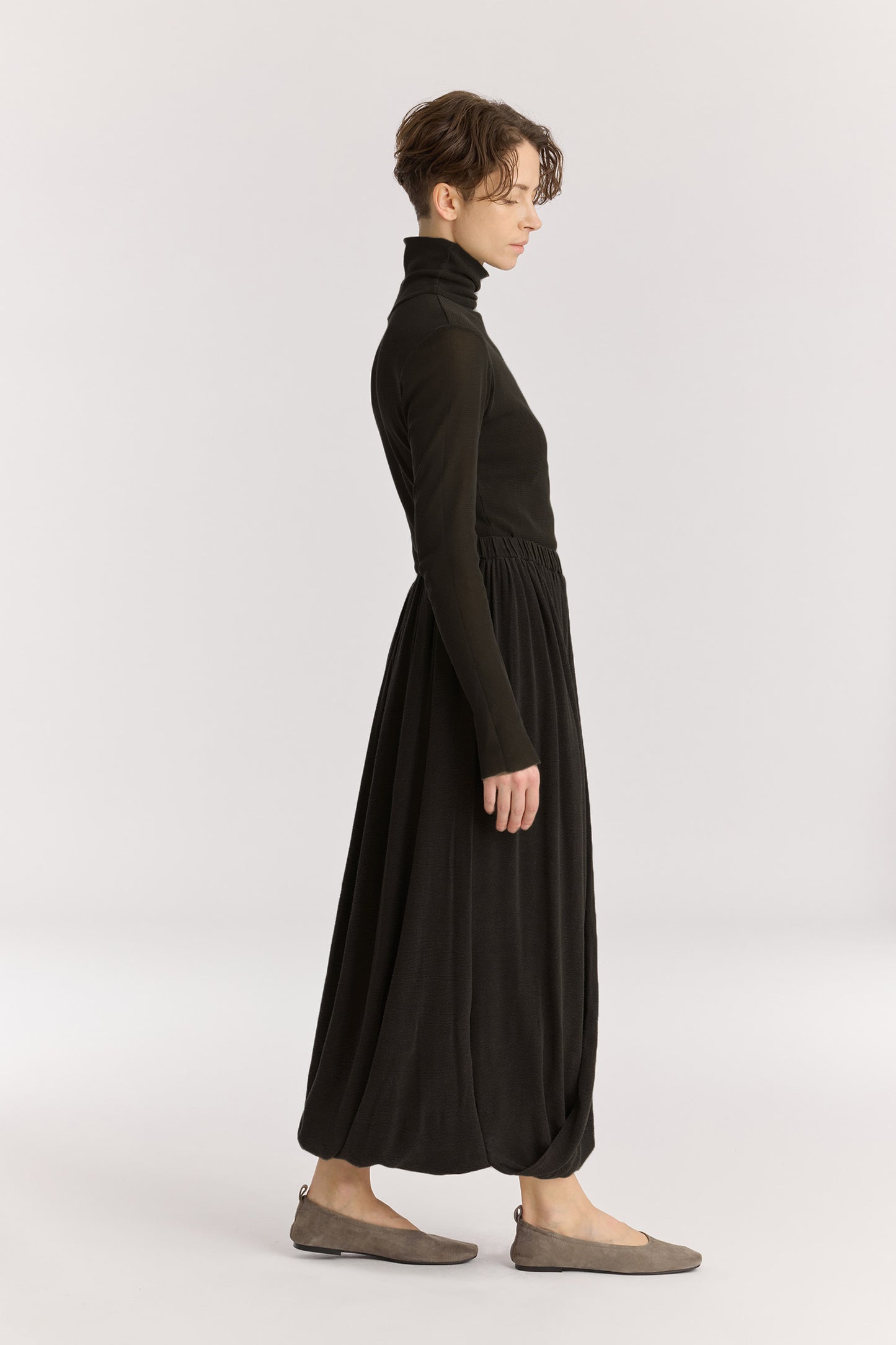 DOUBLE-LAYERED DRAPY SKIRT / BLACK / RC-GS02