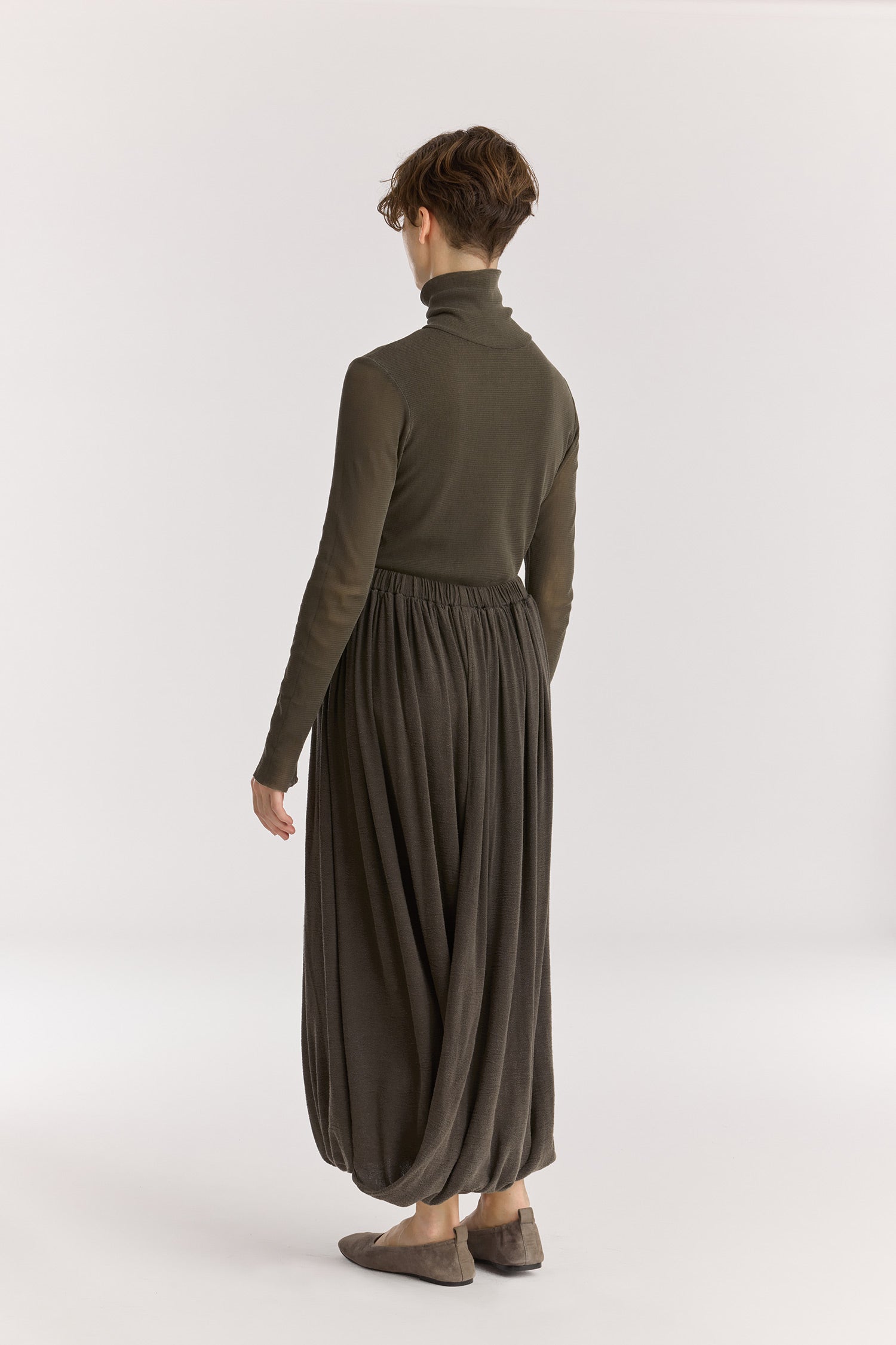 DOUBLE LAYERED DRAPY SKIRT / SLATE
Elasticized waistband
Shirred details across the waist
Double-layered
Textured 50% Rayon 50% Cotton
Cold machine or hand wash, tumble dry low or dry flat, no bleach
Style Number: RC-GS02
Relaxed fit
Made in USA