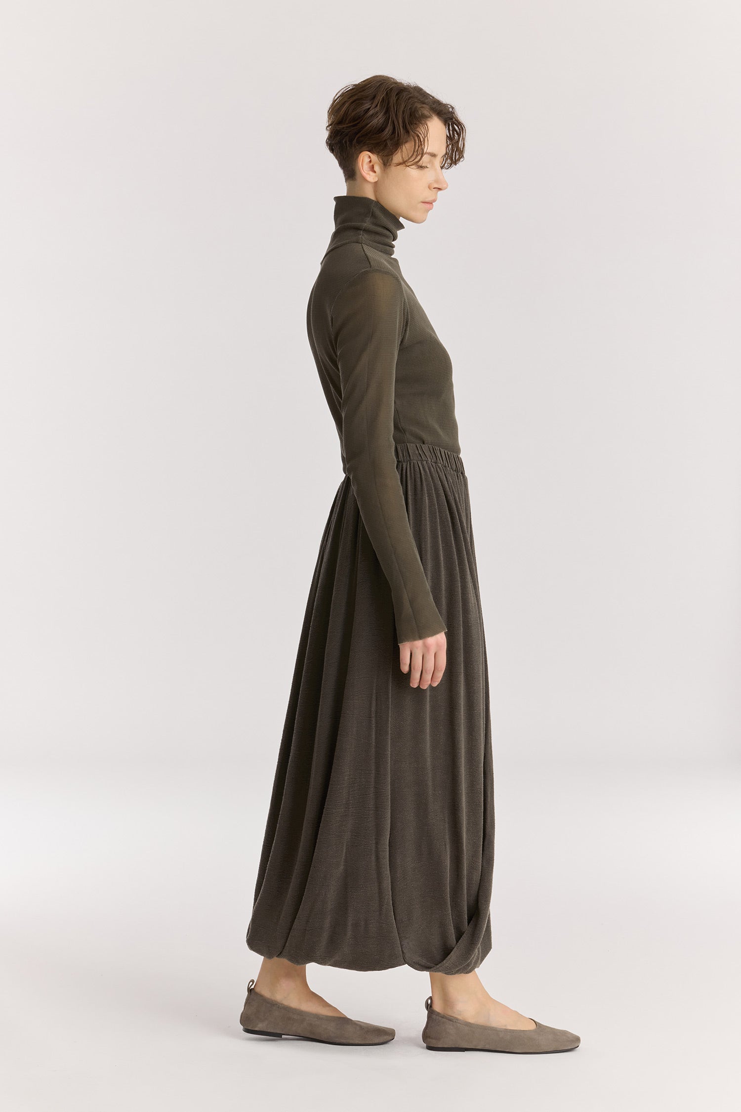 DOUBLE LAYERED DRAPY SKIRT / SLATE
Elasticized waistband
Shirred details across the waist
Double-layered
Textured 50% Rayon 50% Cotton
Cold machine or hand wash, tumble dry low or dry flat, no bleach
Style Number: RC-GS02
Relaxed fit
Made in USA