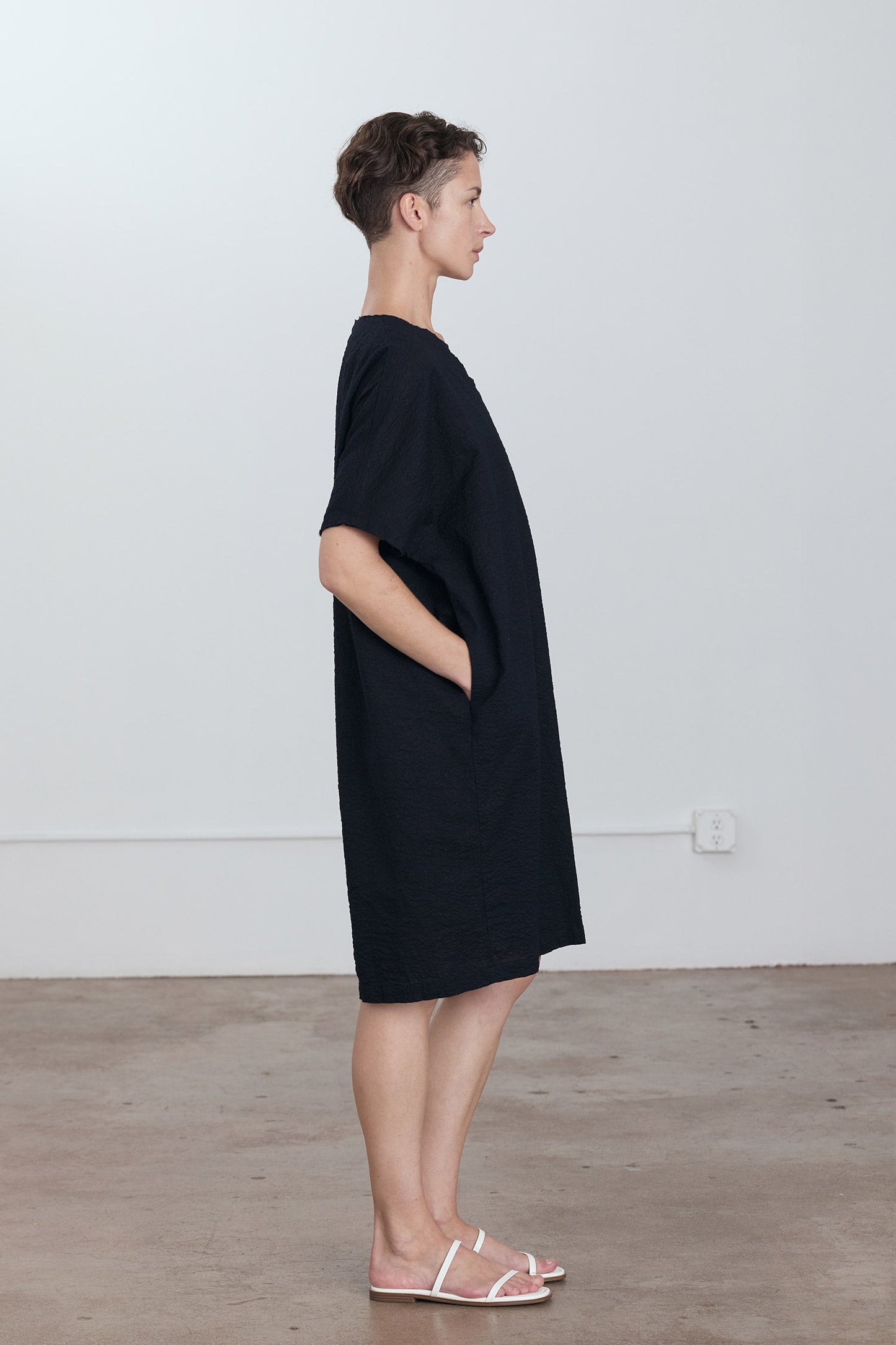 V-NECK DRESS / MIDNIGHT