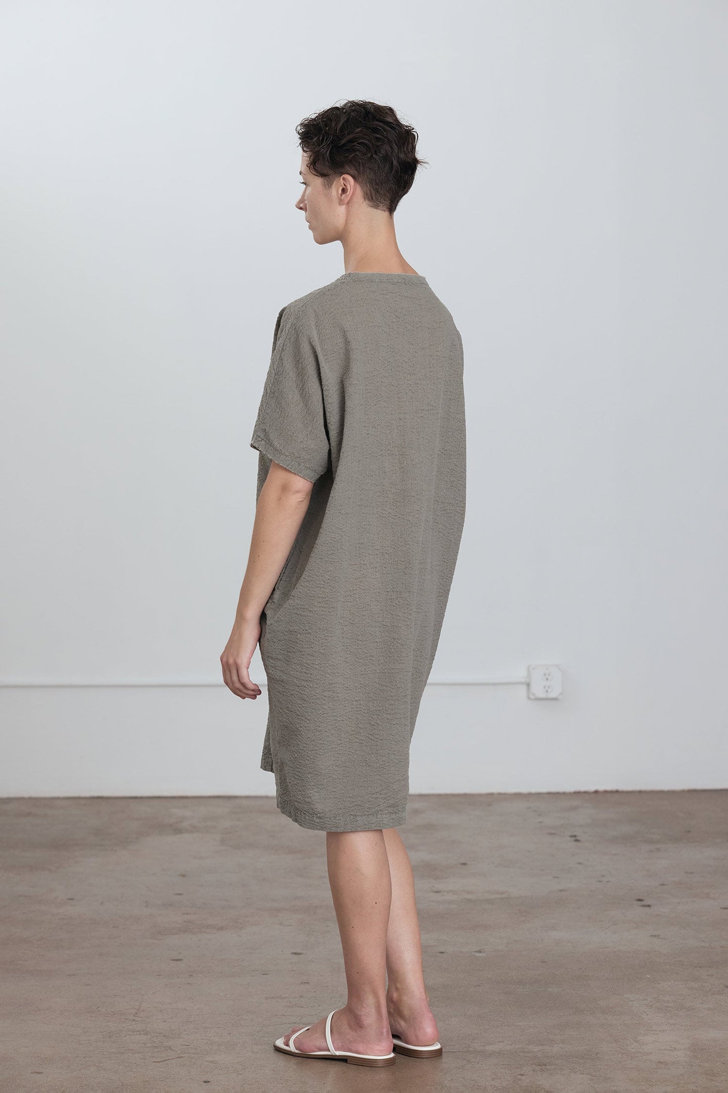 V-NECK DRESS / P. GREY