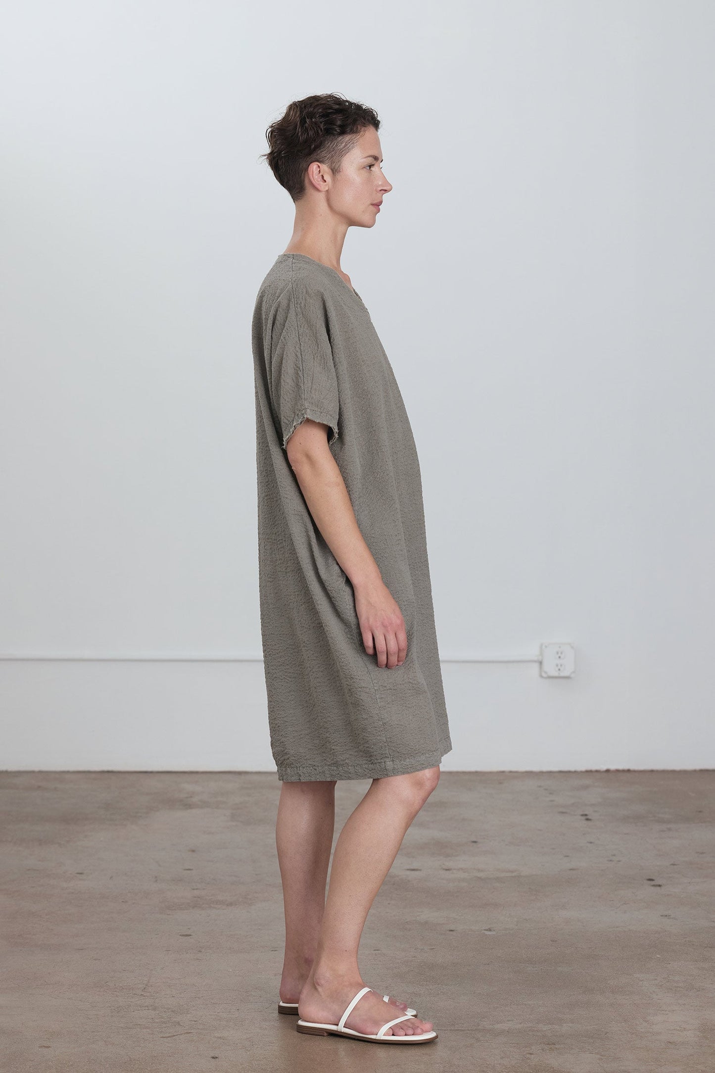 V-NECK DRESS / P. GREY